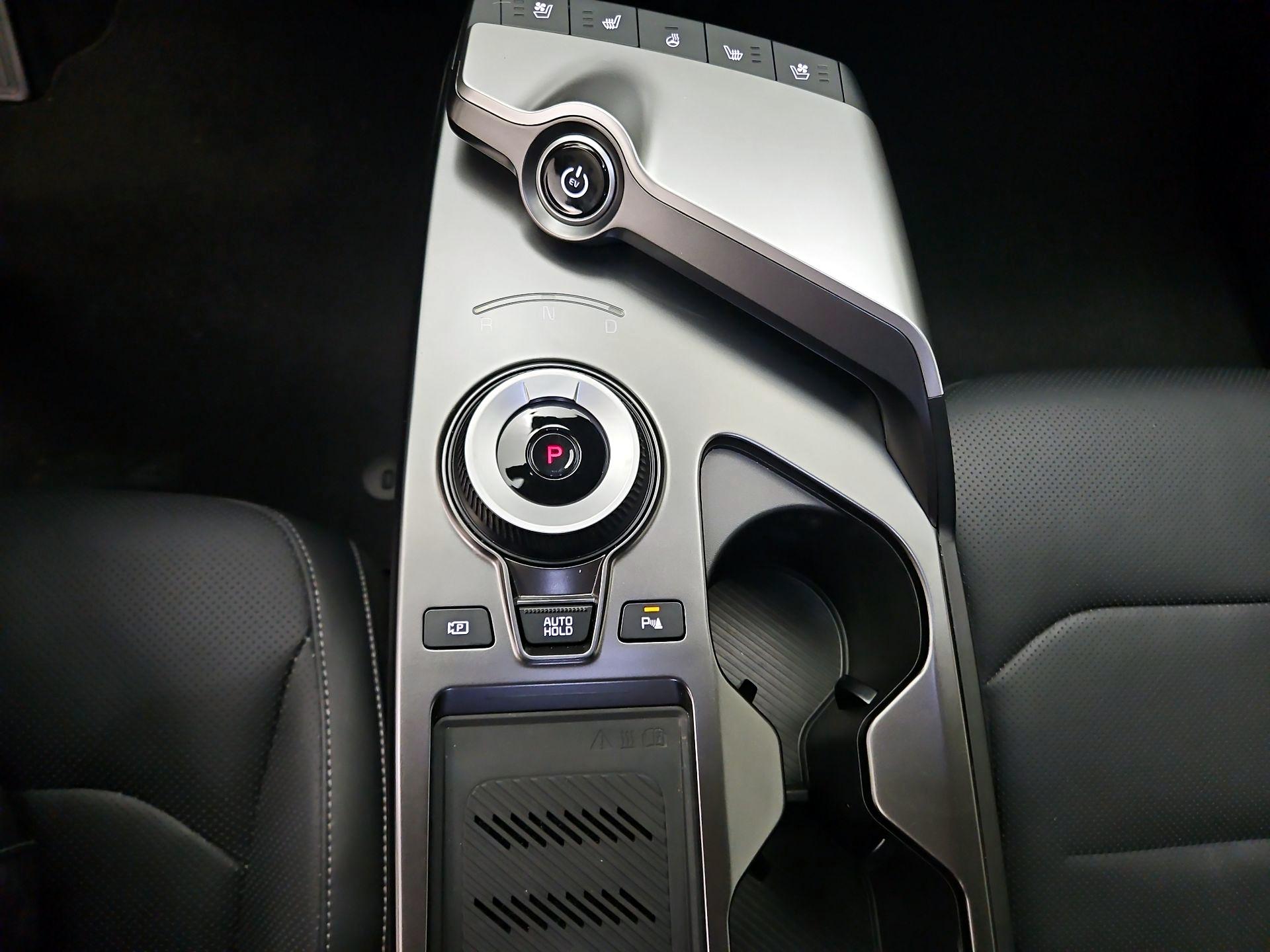 Thumbnail: 2023 Kia EV6 - 18