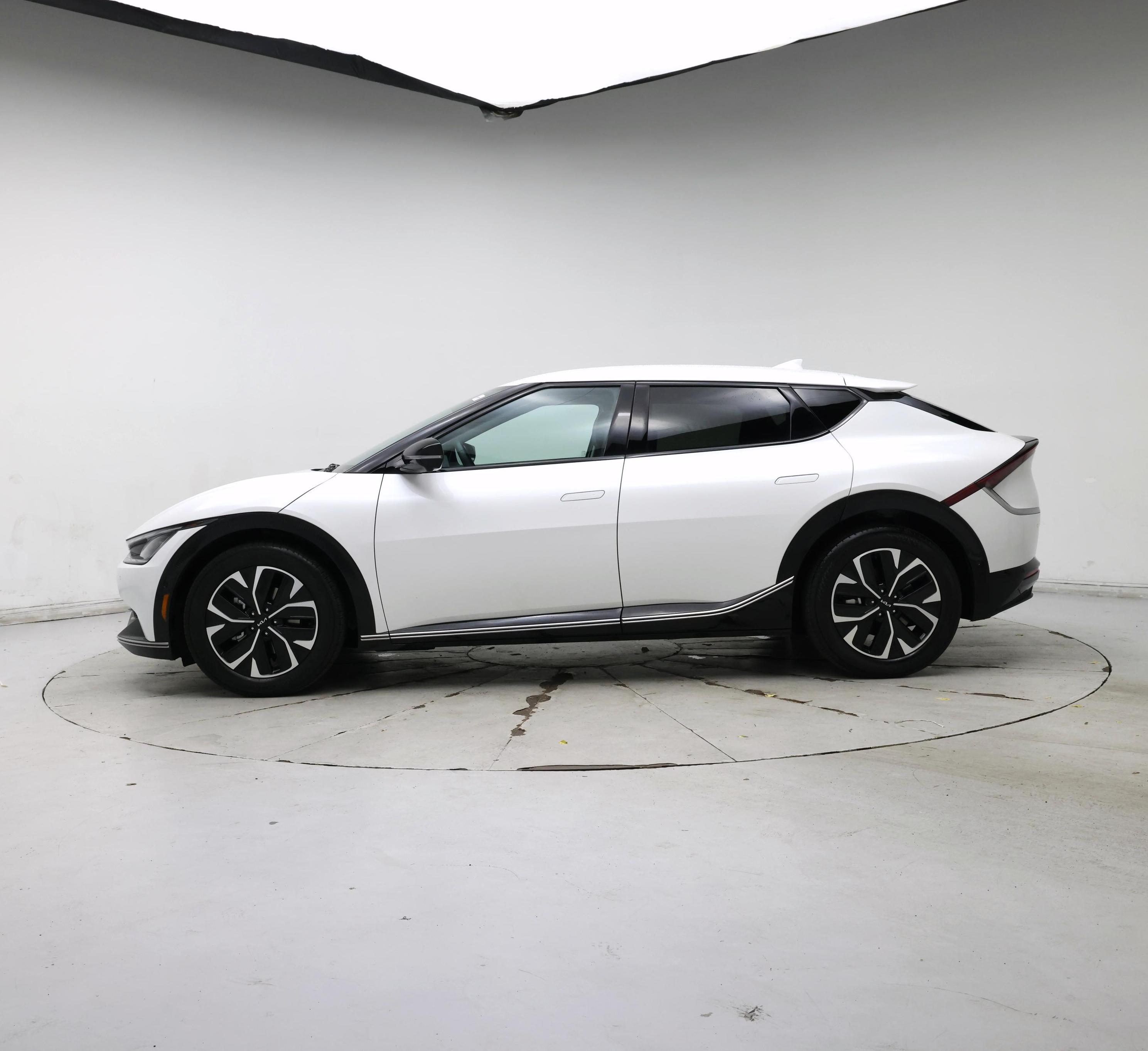 Thumbnail: 2023 Kia EV6 - 3