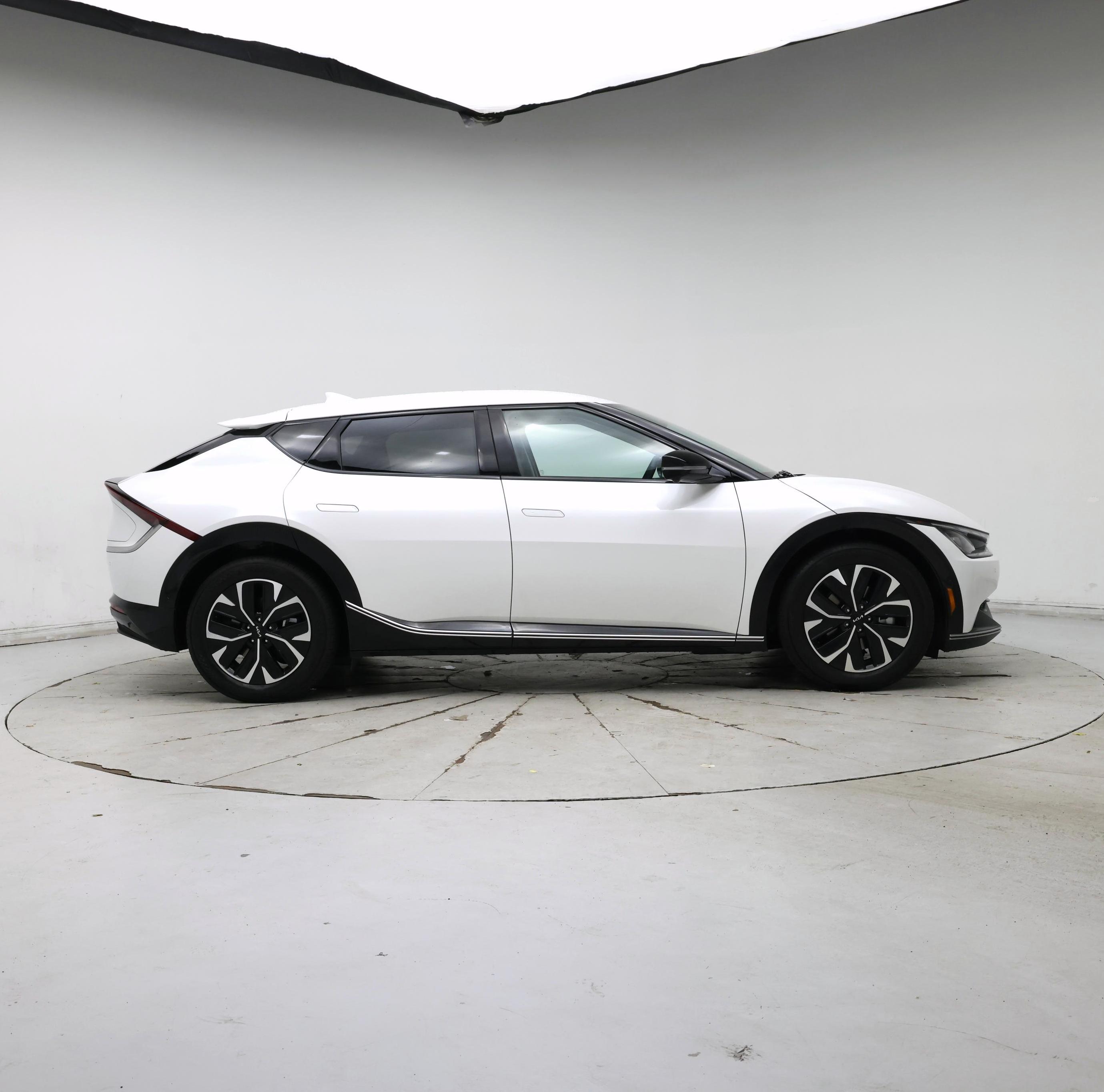 Thumbnail: 2023 Kia EV6 - 7
