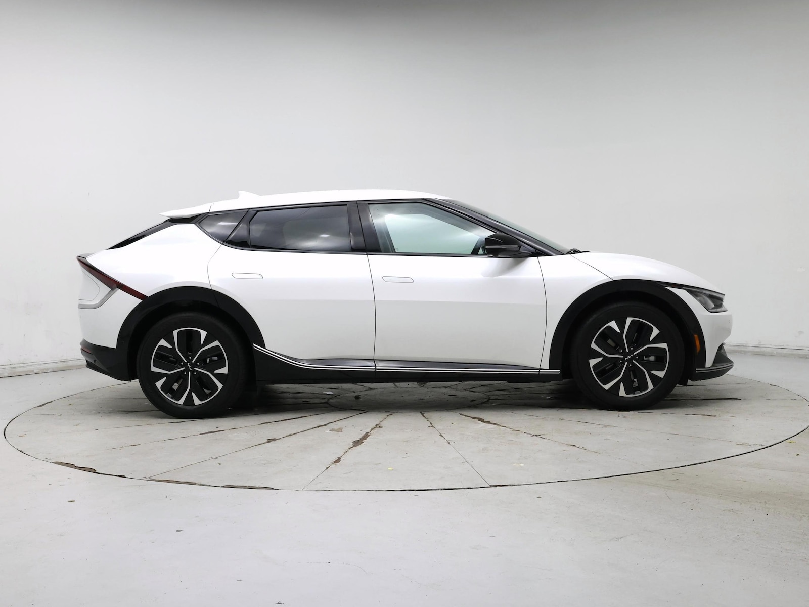 2023 Kia EV6 Wind - Photo 8