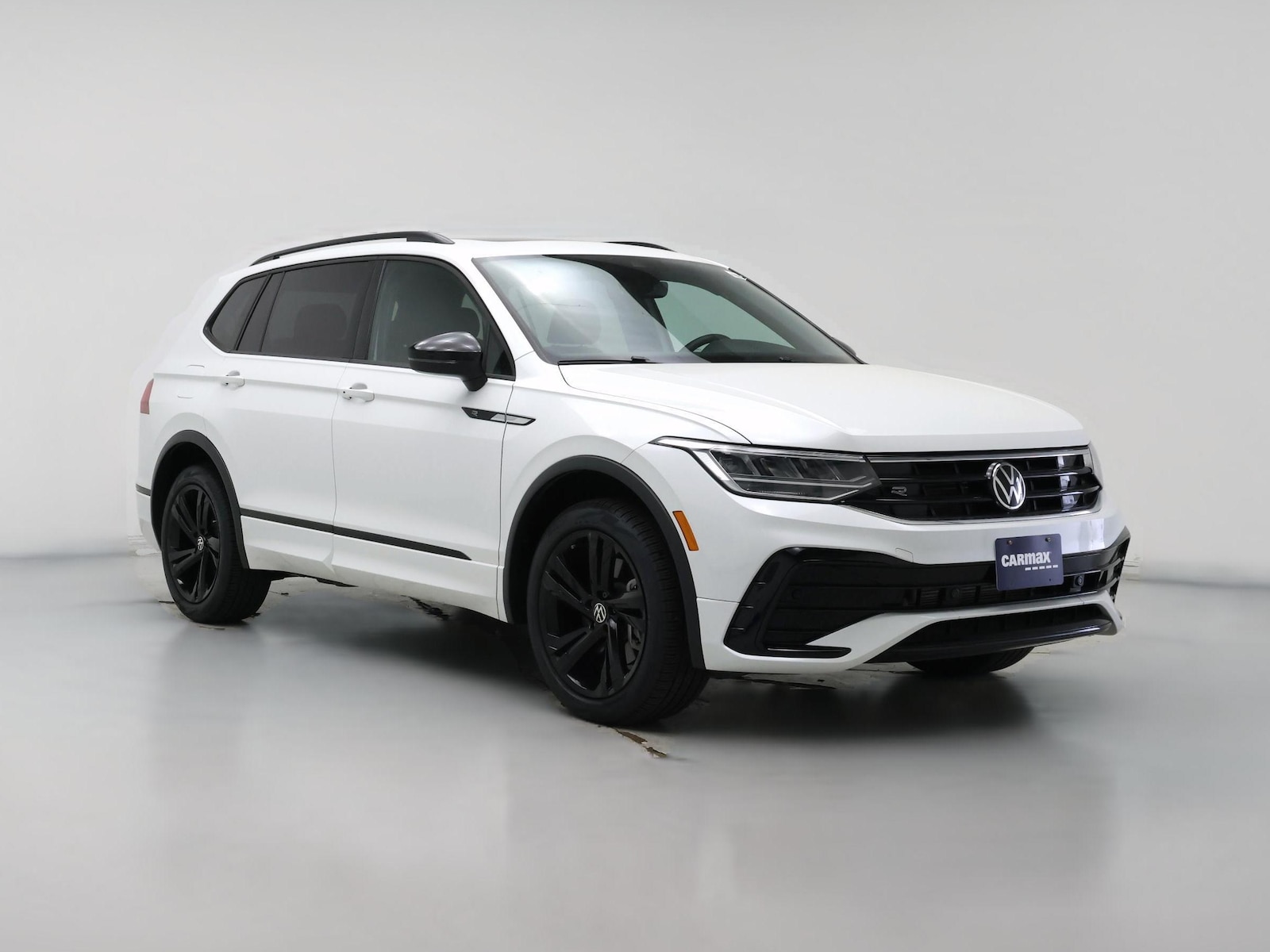 2023 Volkswagen Tiguan SE R-LINE BLACK - Photo 1