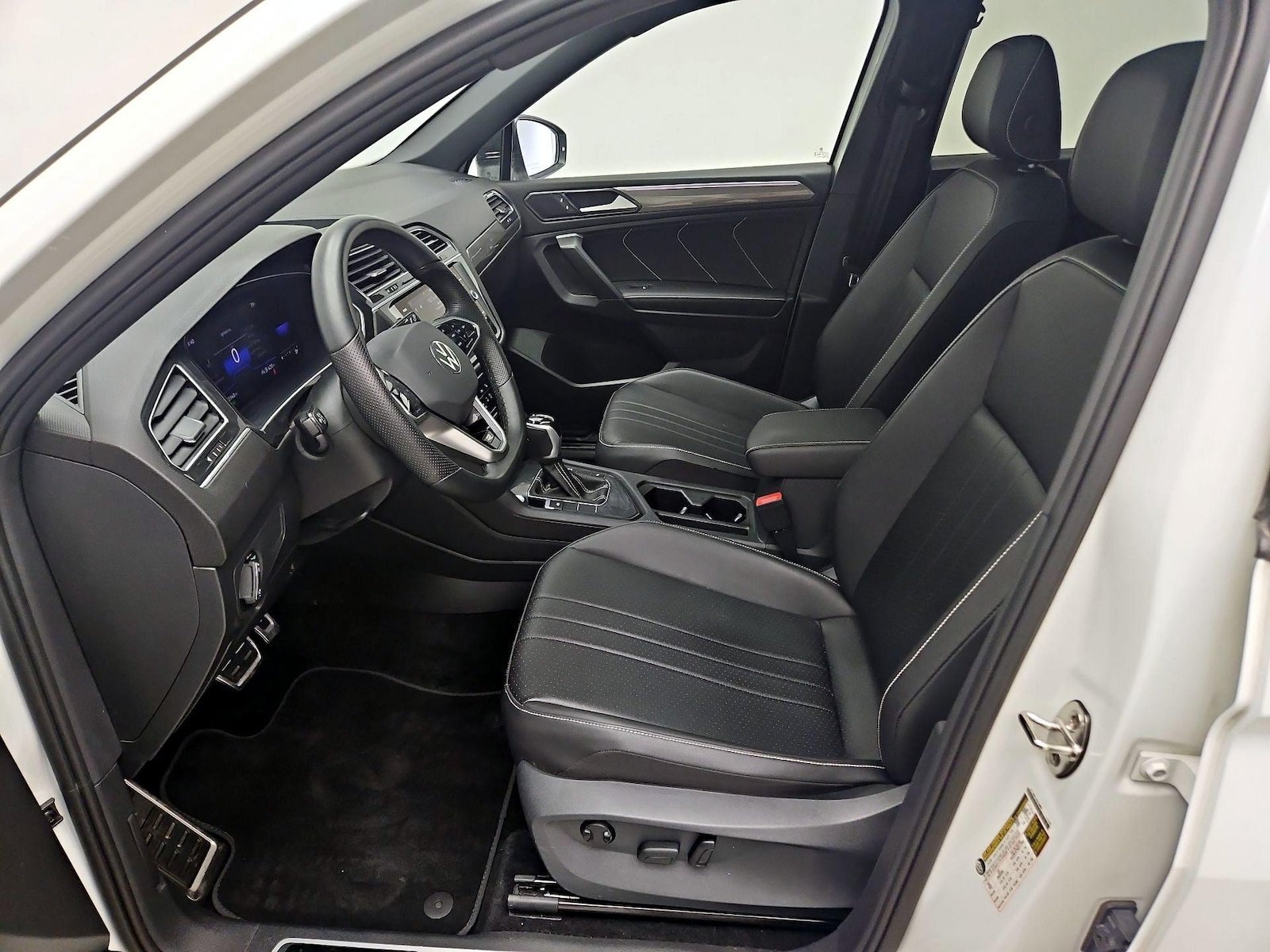 2023 Volkswagen Tiguan SE R-LINE BLACK - Photo 12