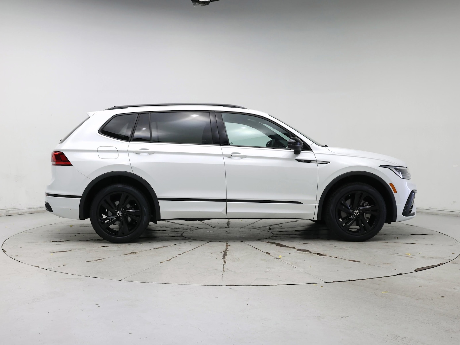 2023 Volkswagen Tiguan SE R-LINE BLACK - Photo 8