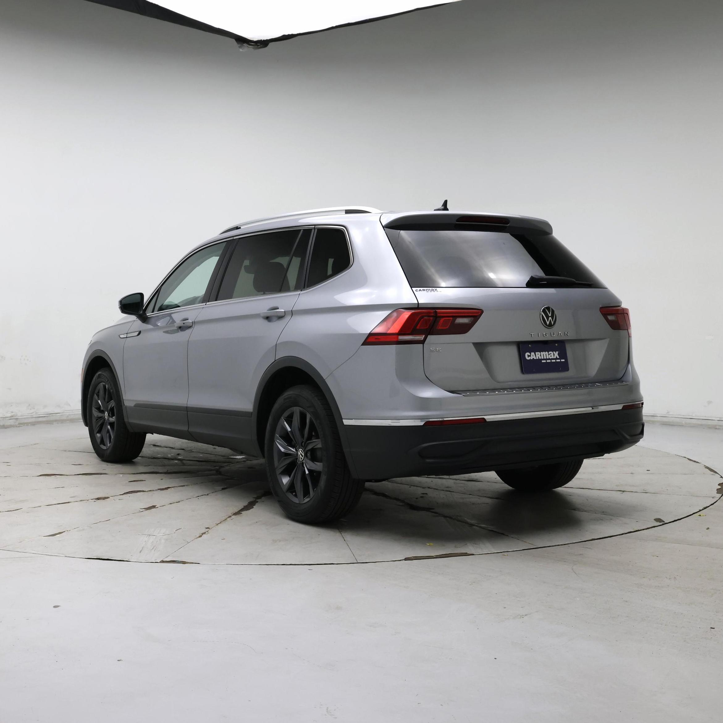 Thumbnail: 2023 Volkswagen Tiguan - 2