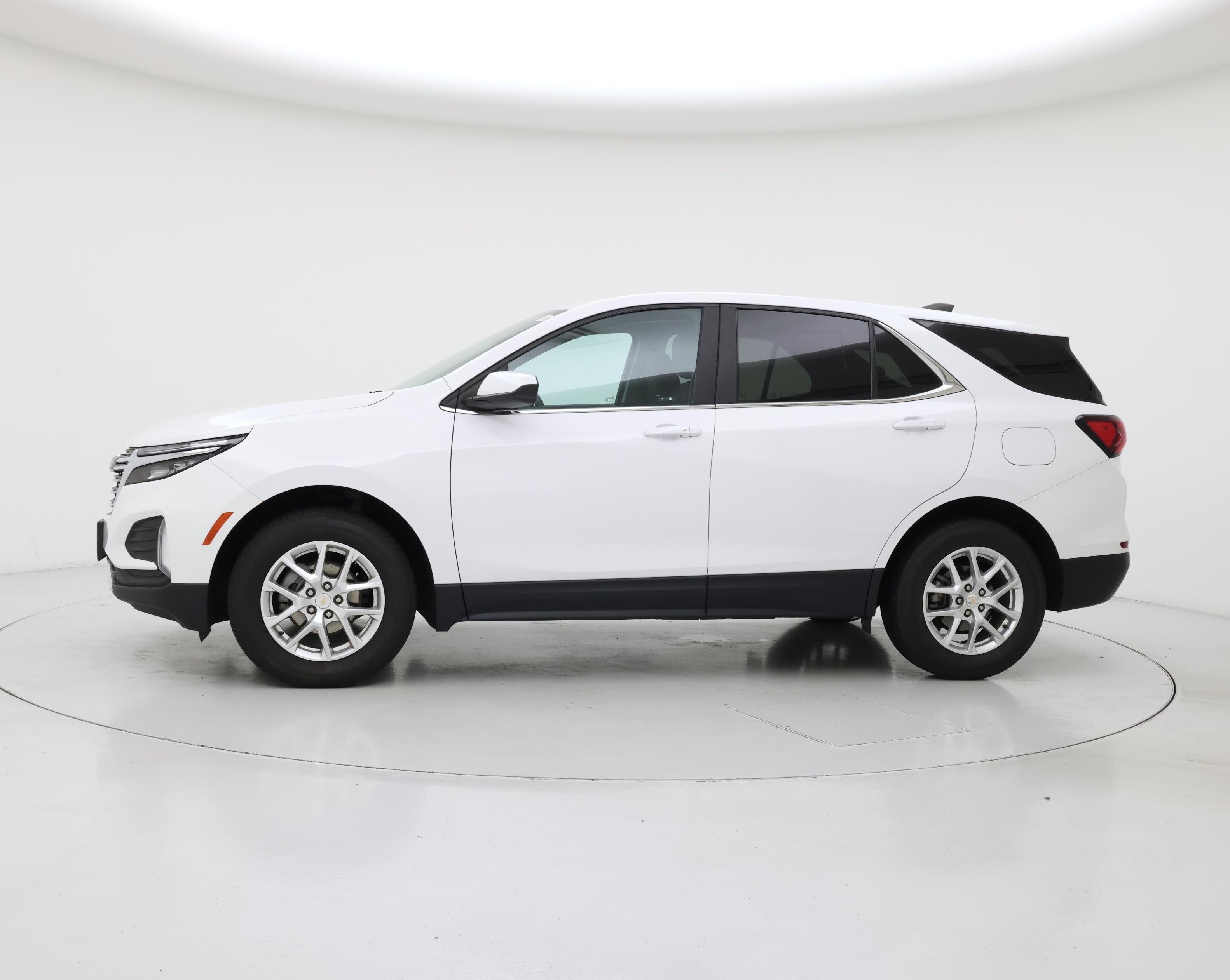 Thumbnail: 2022 Chevrolet Equinox - 3