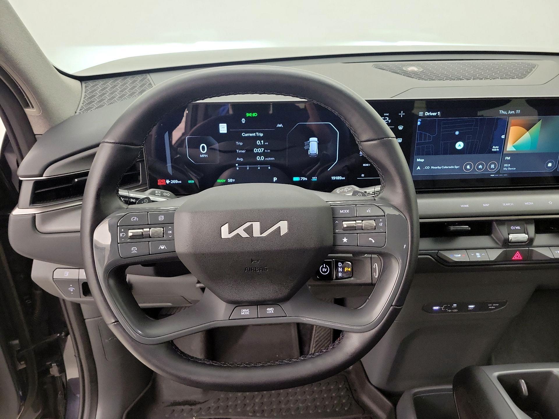 Thumbnail: 2025 Kia EV9 - 10