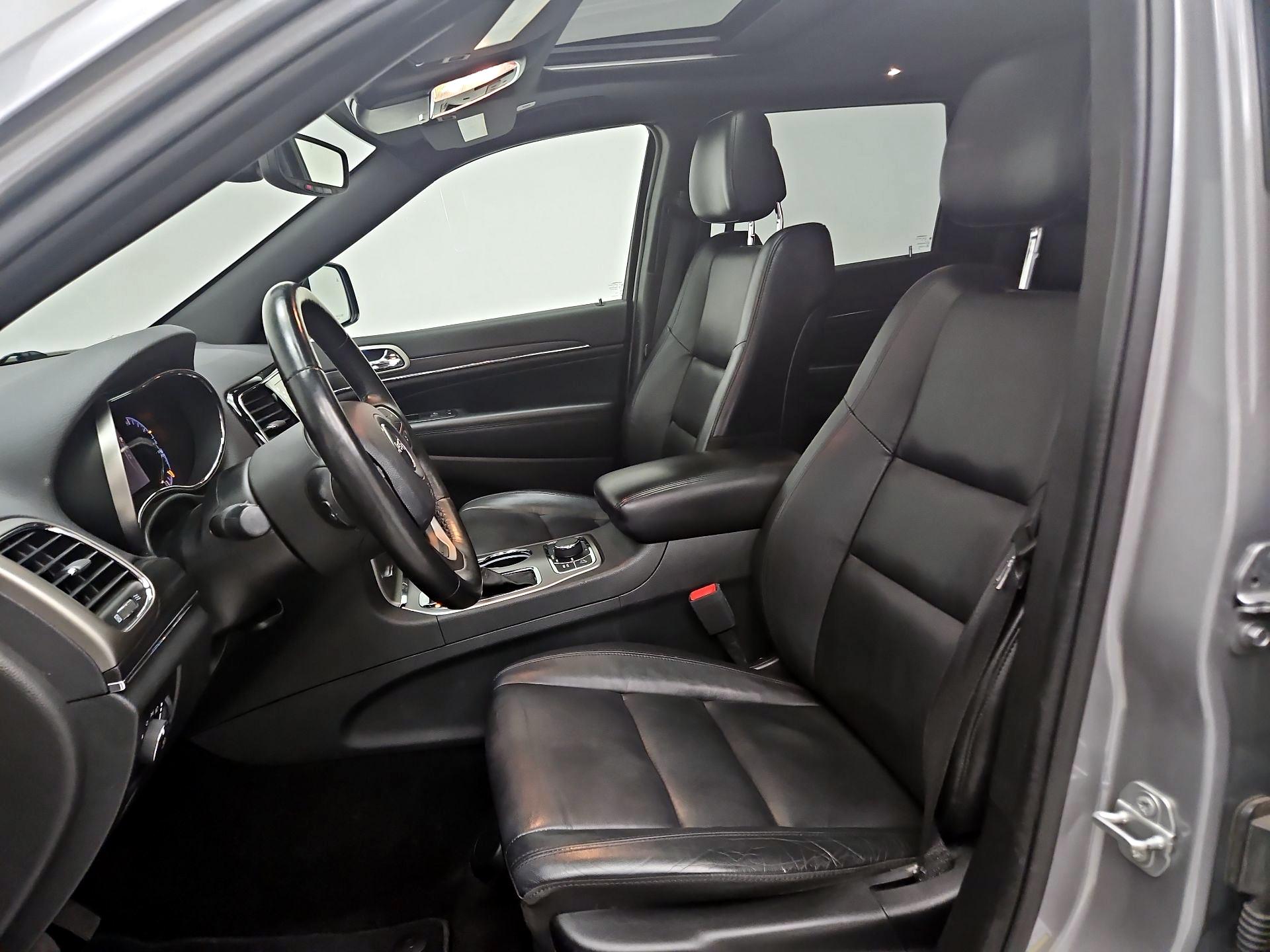 Thumbnail: 2020 Jeep Grand Cherokee - 11
