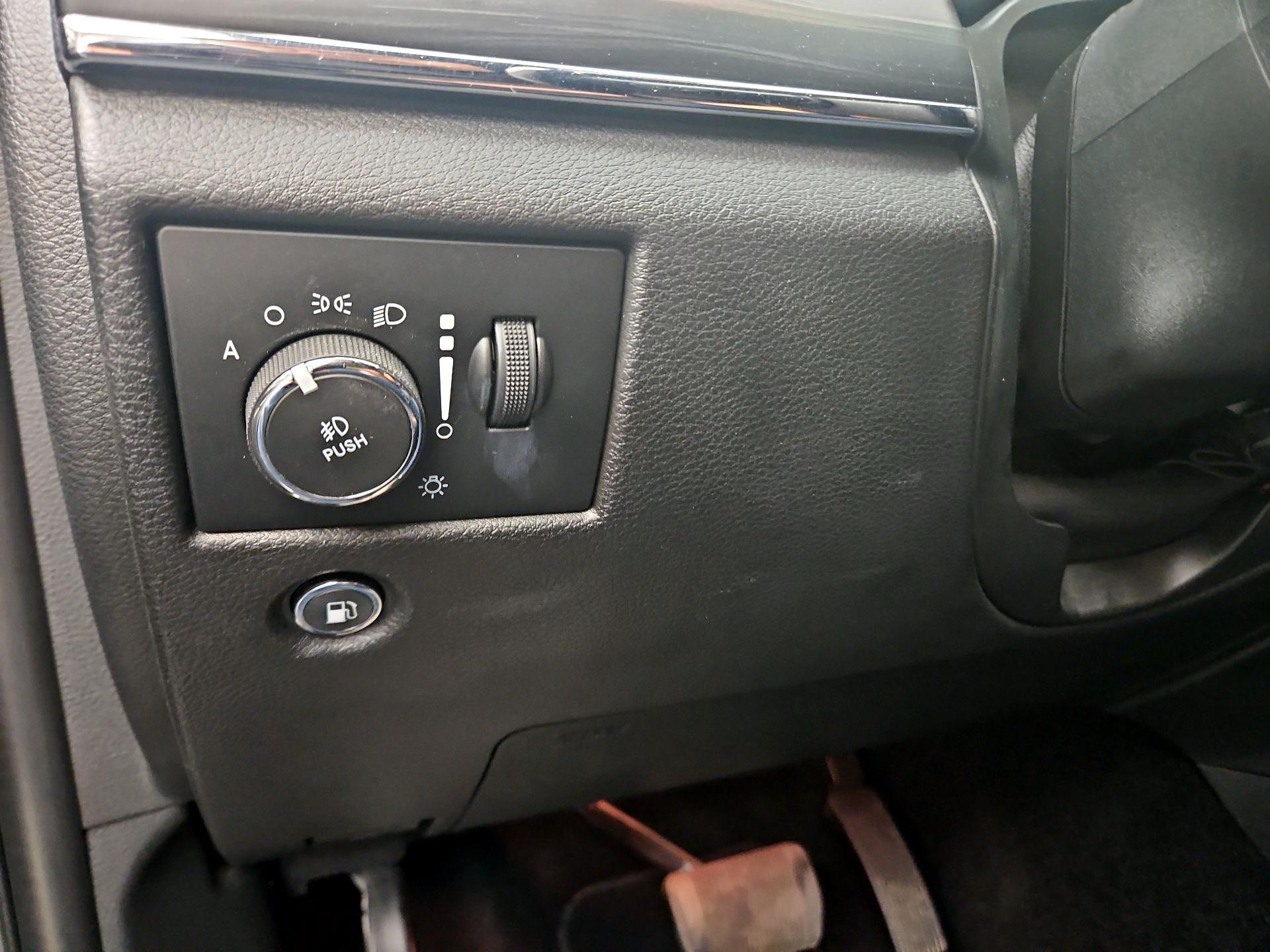 Thumbnail: 2020 Jeep Grand Cherokee - 13