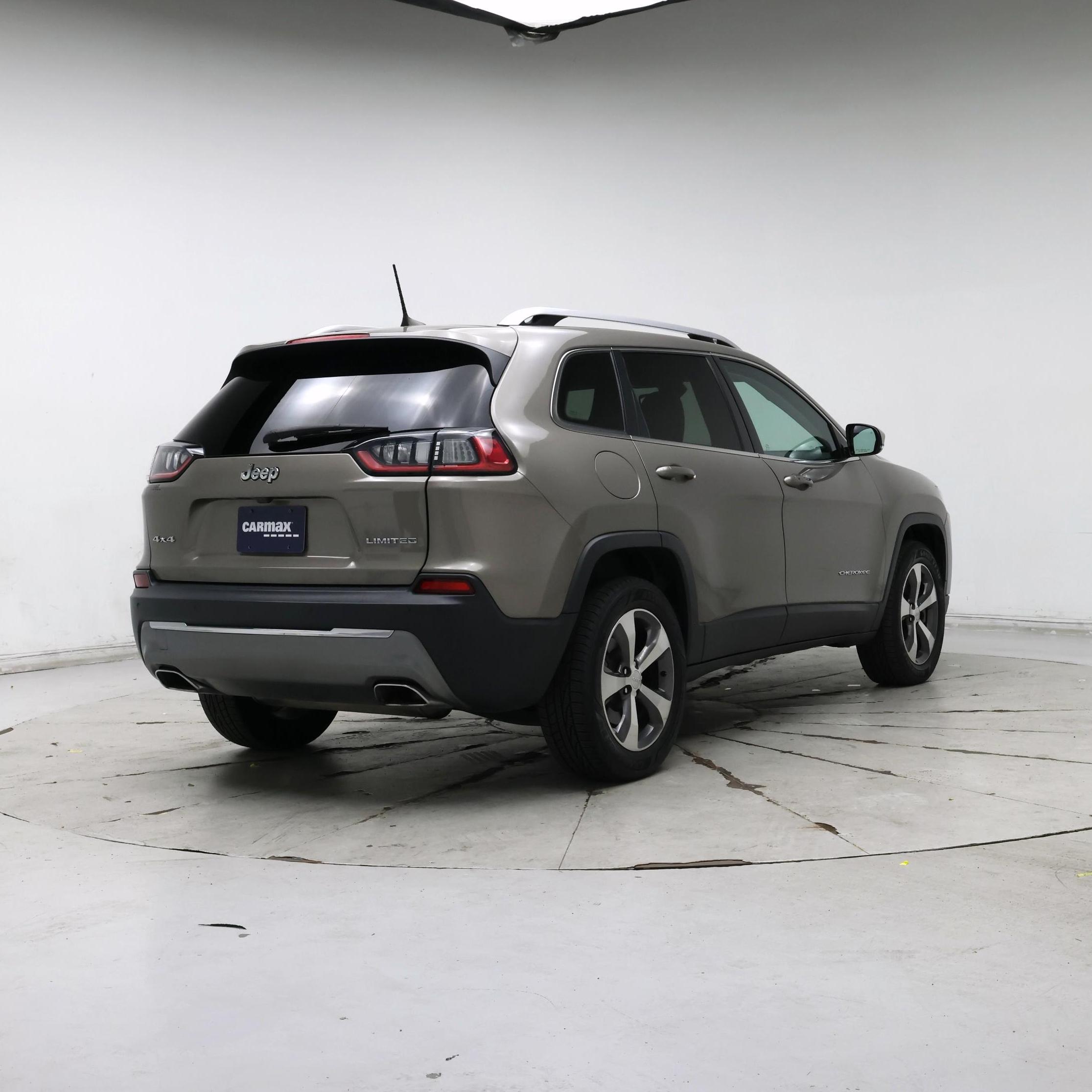Thumbnail: 2019 Jeep Cherokee - 8