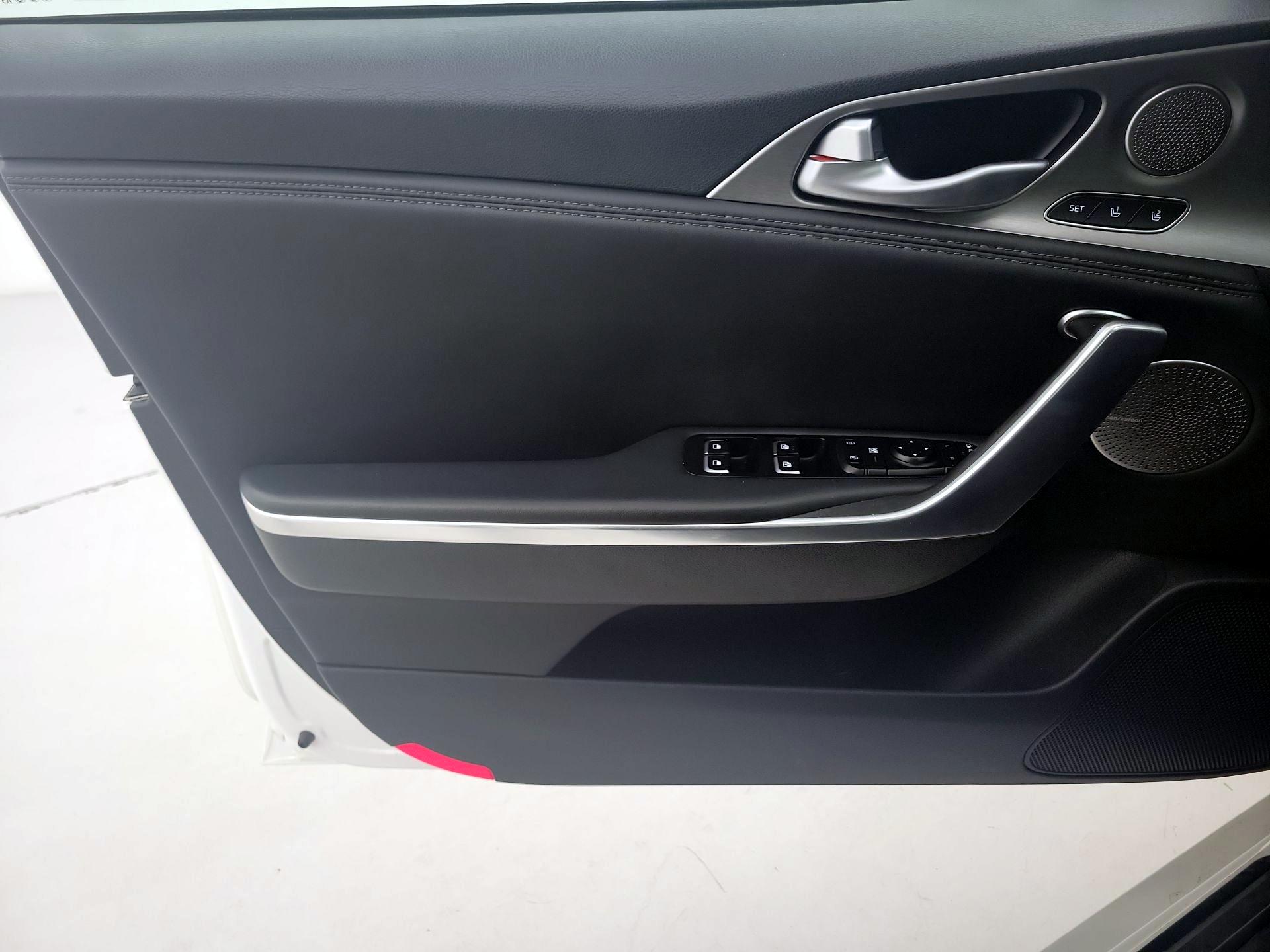 Thumbnail: 2019 Kia Stinger - 12