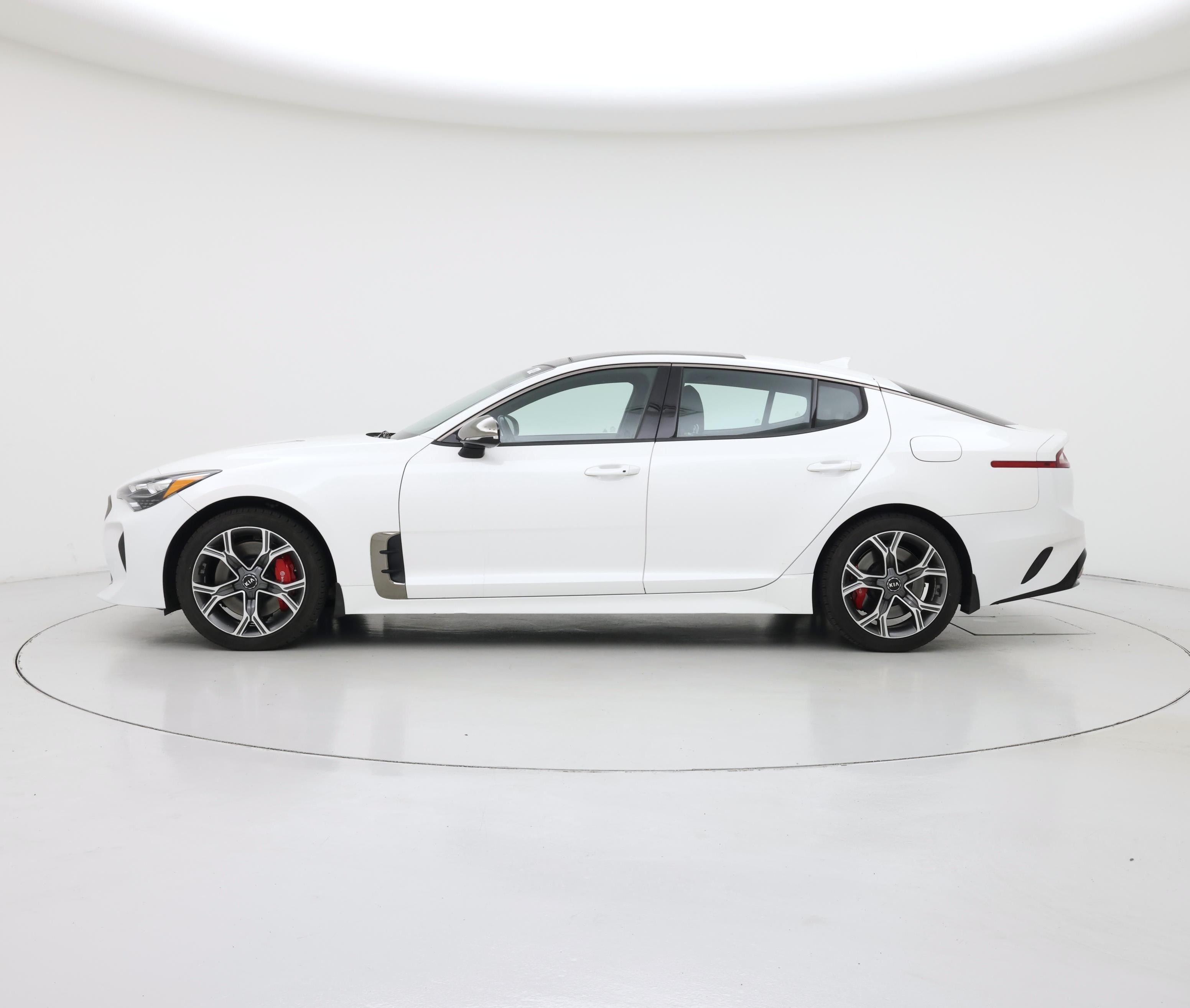 Thumbnail: 2019 Kia Stinger - 3