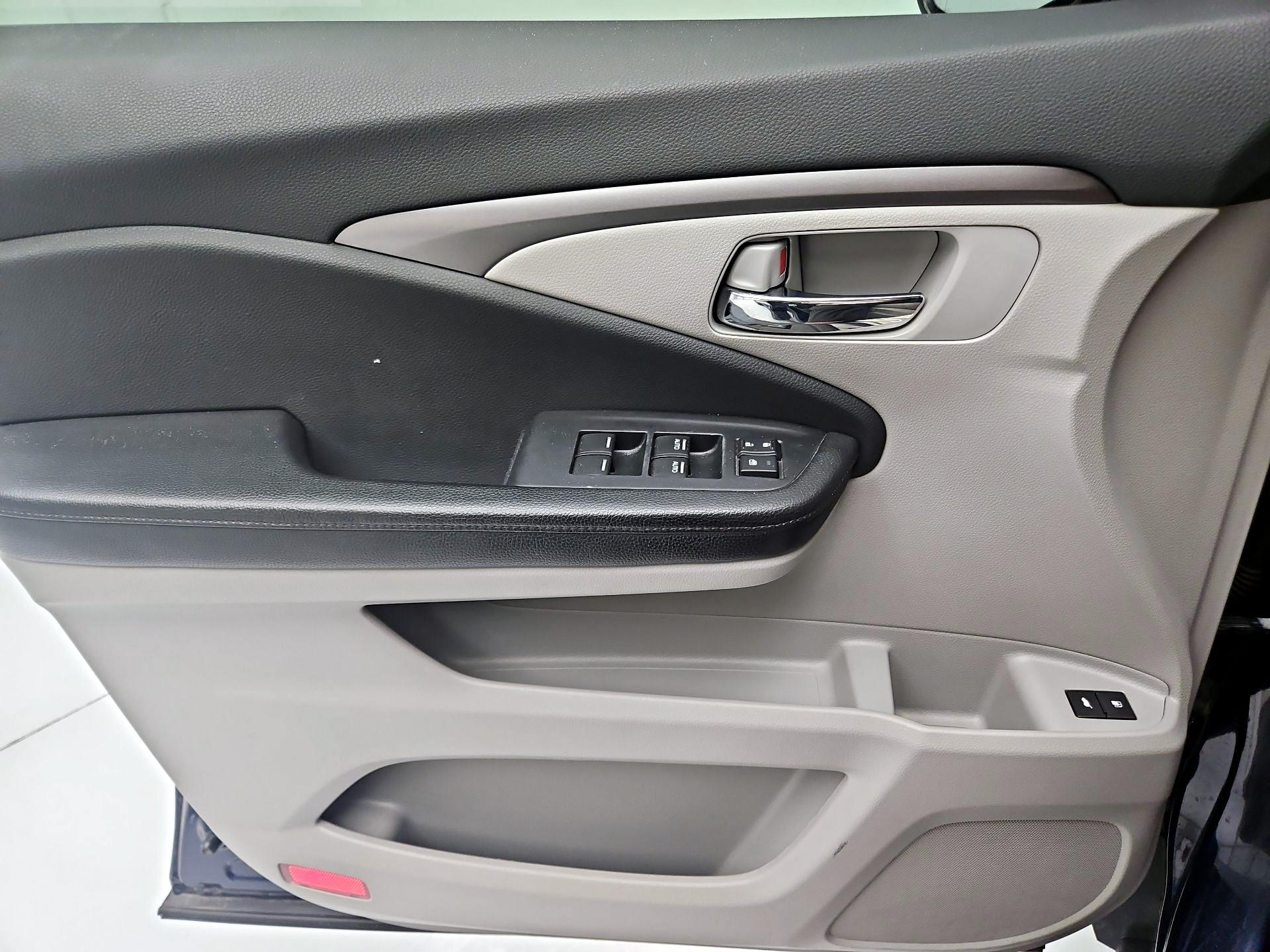 Thumbnail: 2016 Honda Pilot - 12