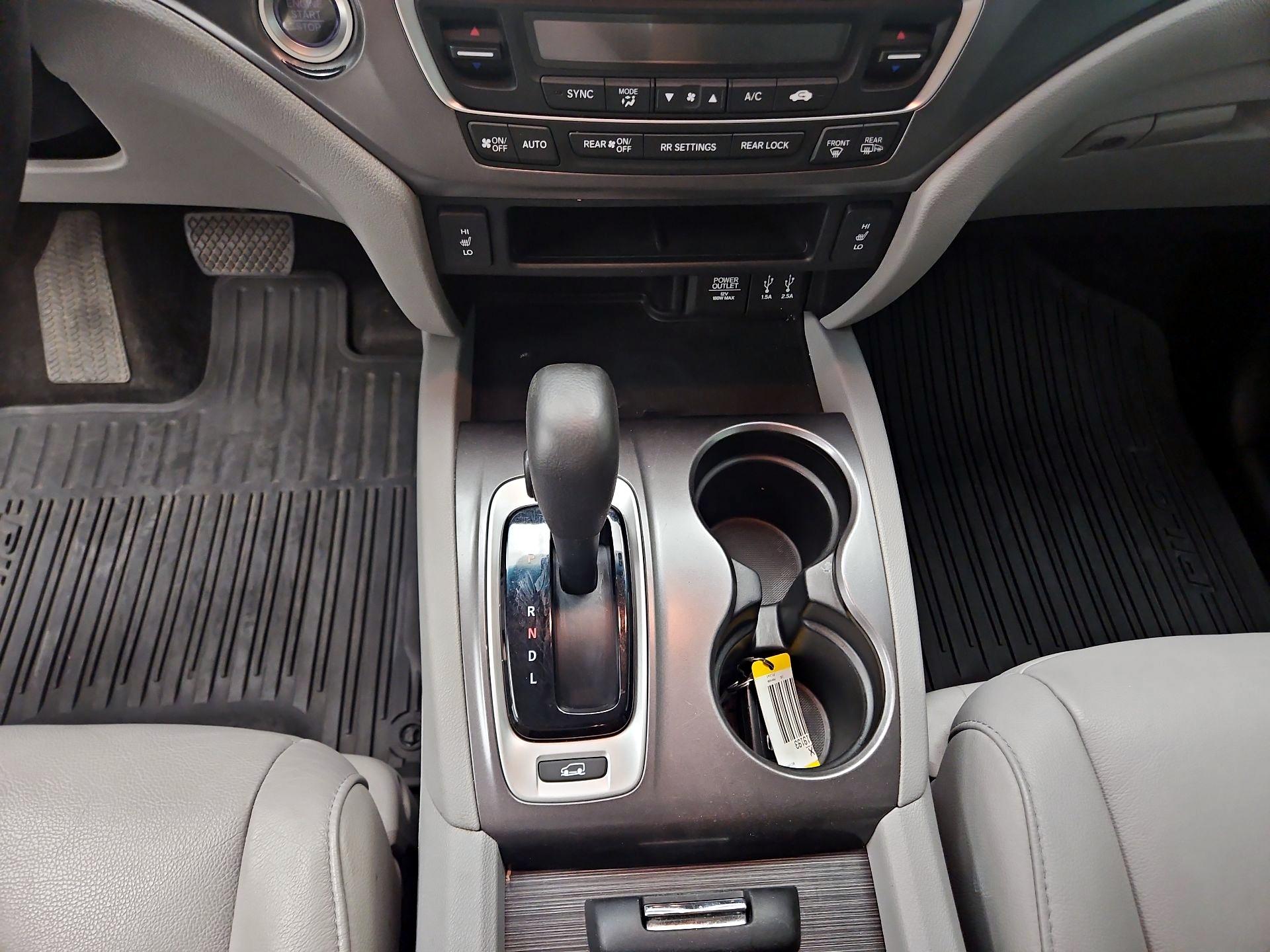 Thumbnail: 2016 Honda Pilot - 17