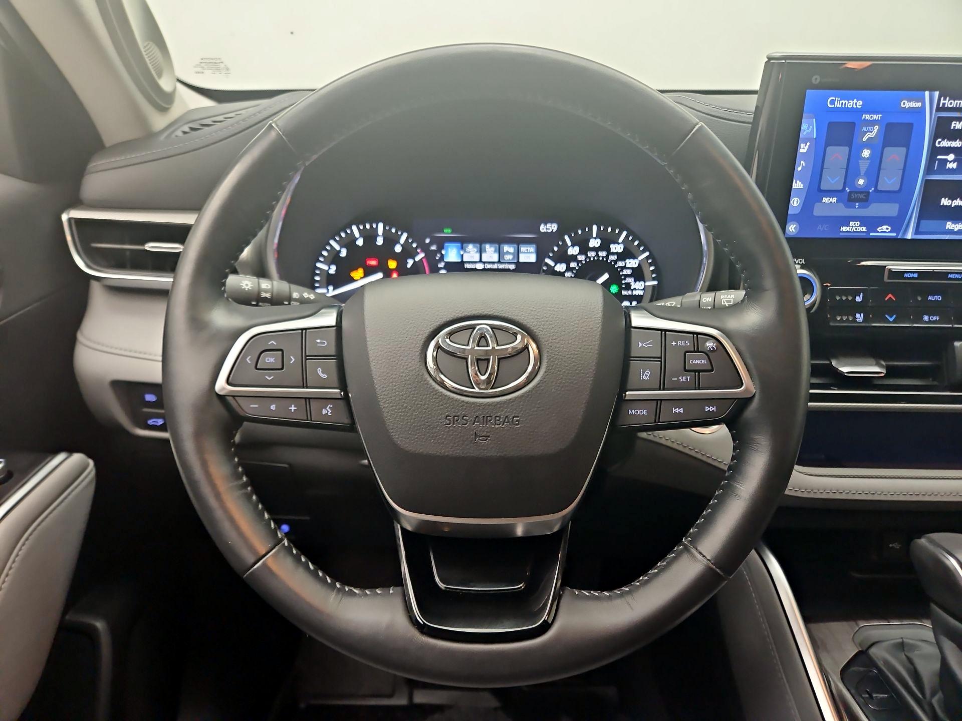 Thumbnail: 2020 Toyota Highlander - 10