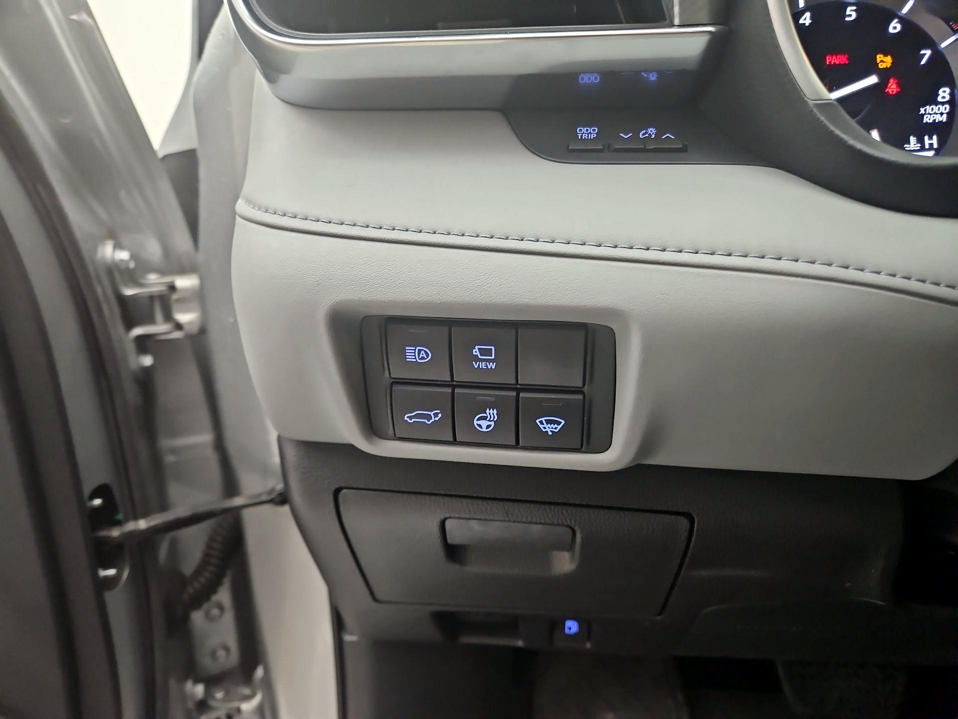 Thumbnail: 2020 Toyota Highlander - 13