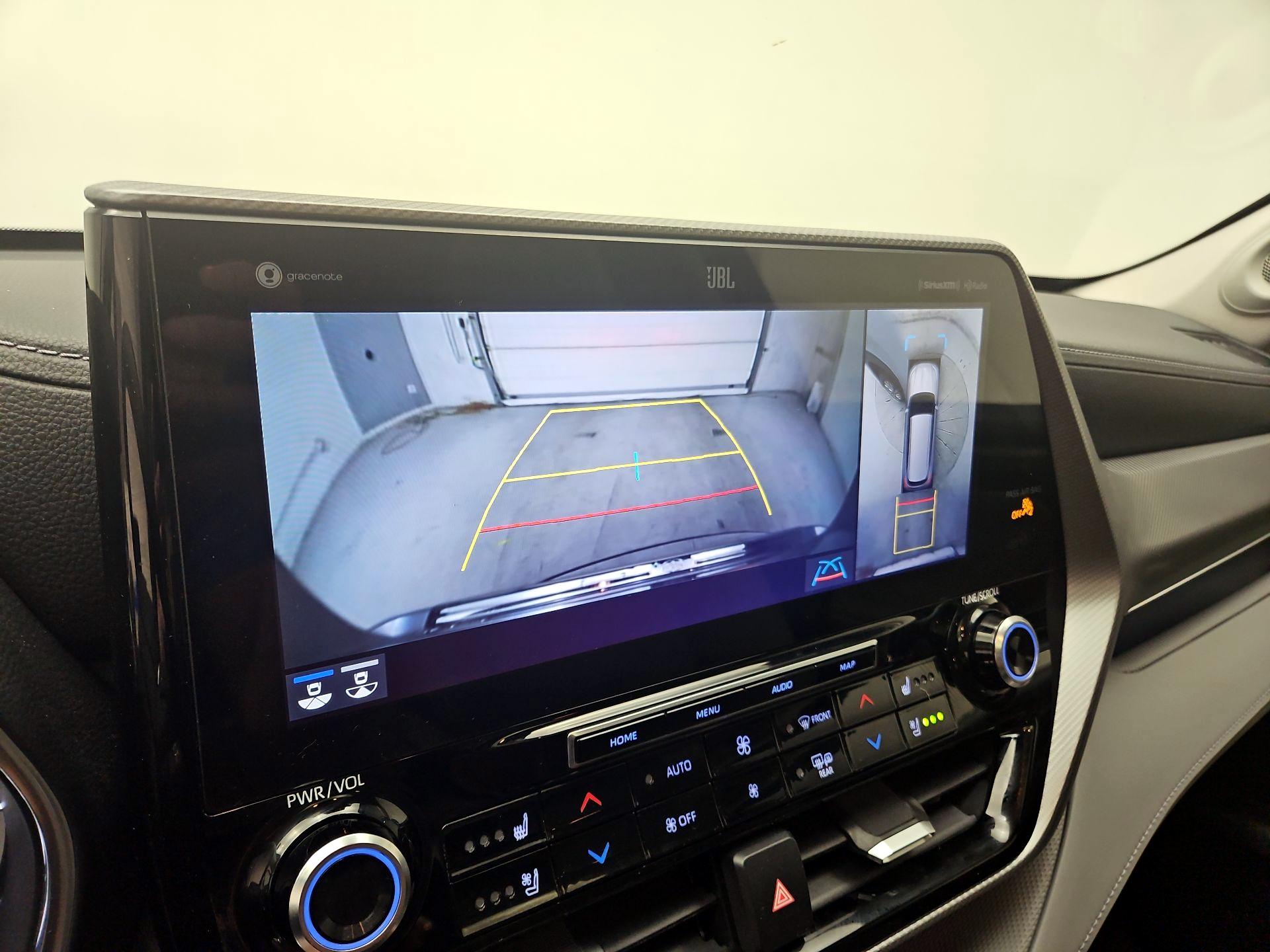 Thumbnail: 2020 Toyota Highlander - 14