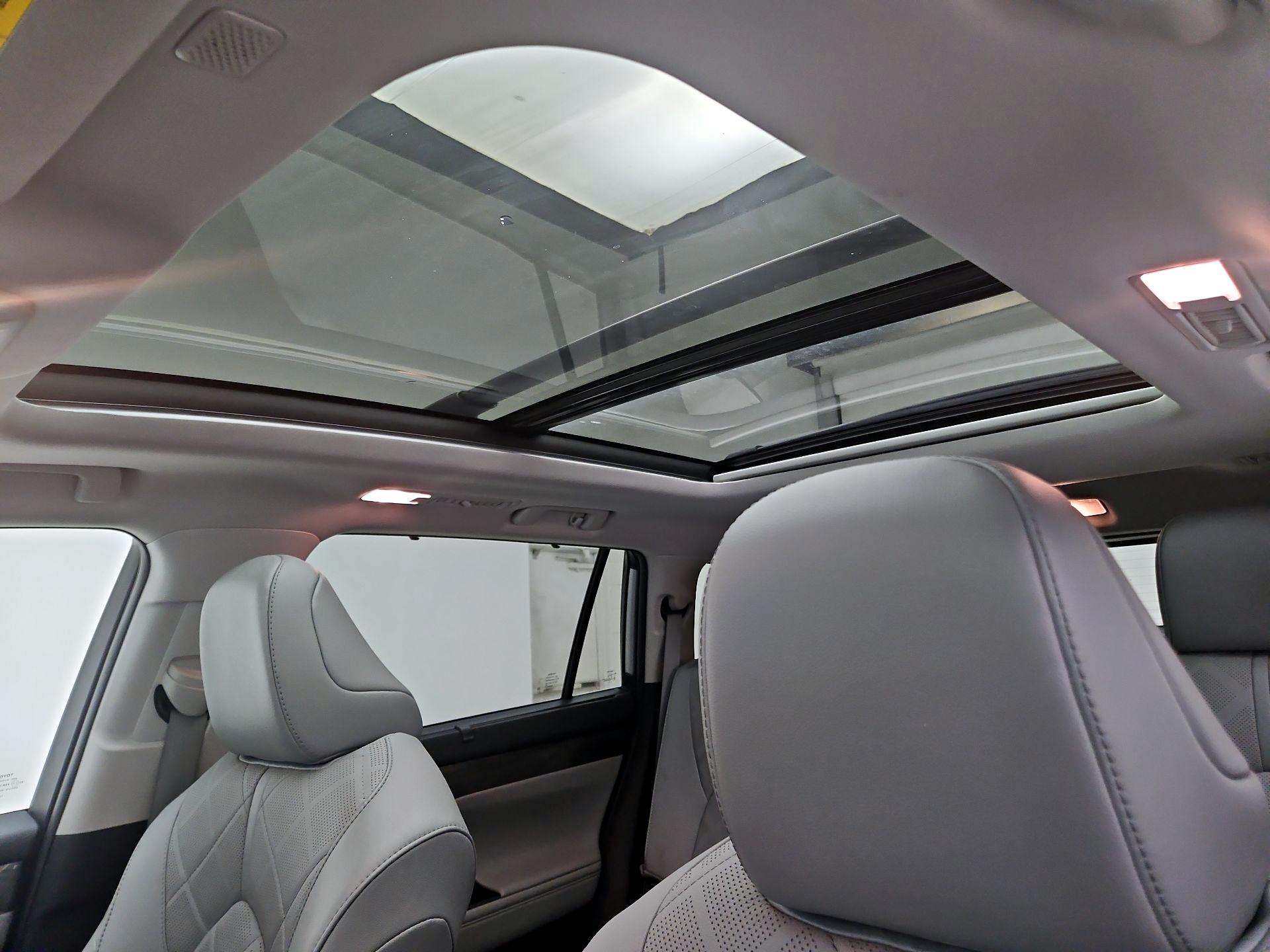 Thumbnail: 2020 Toyota Highlander - 19
