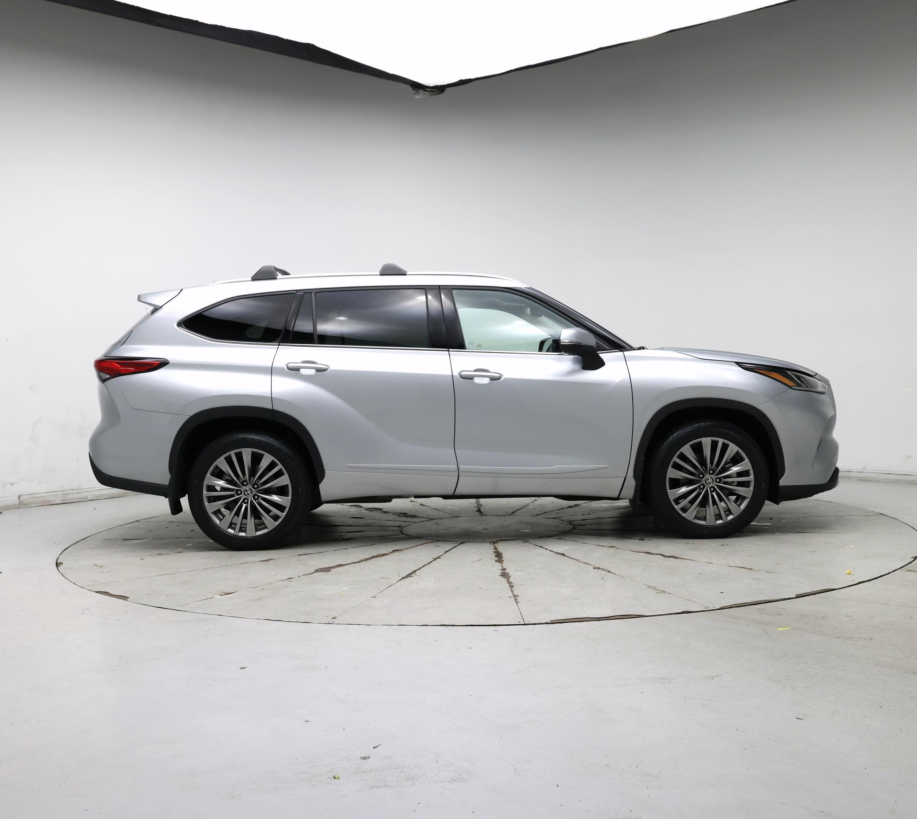 Thumbnail: 2020 Toyota Highlander - 7