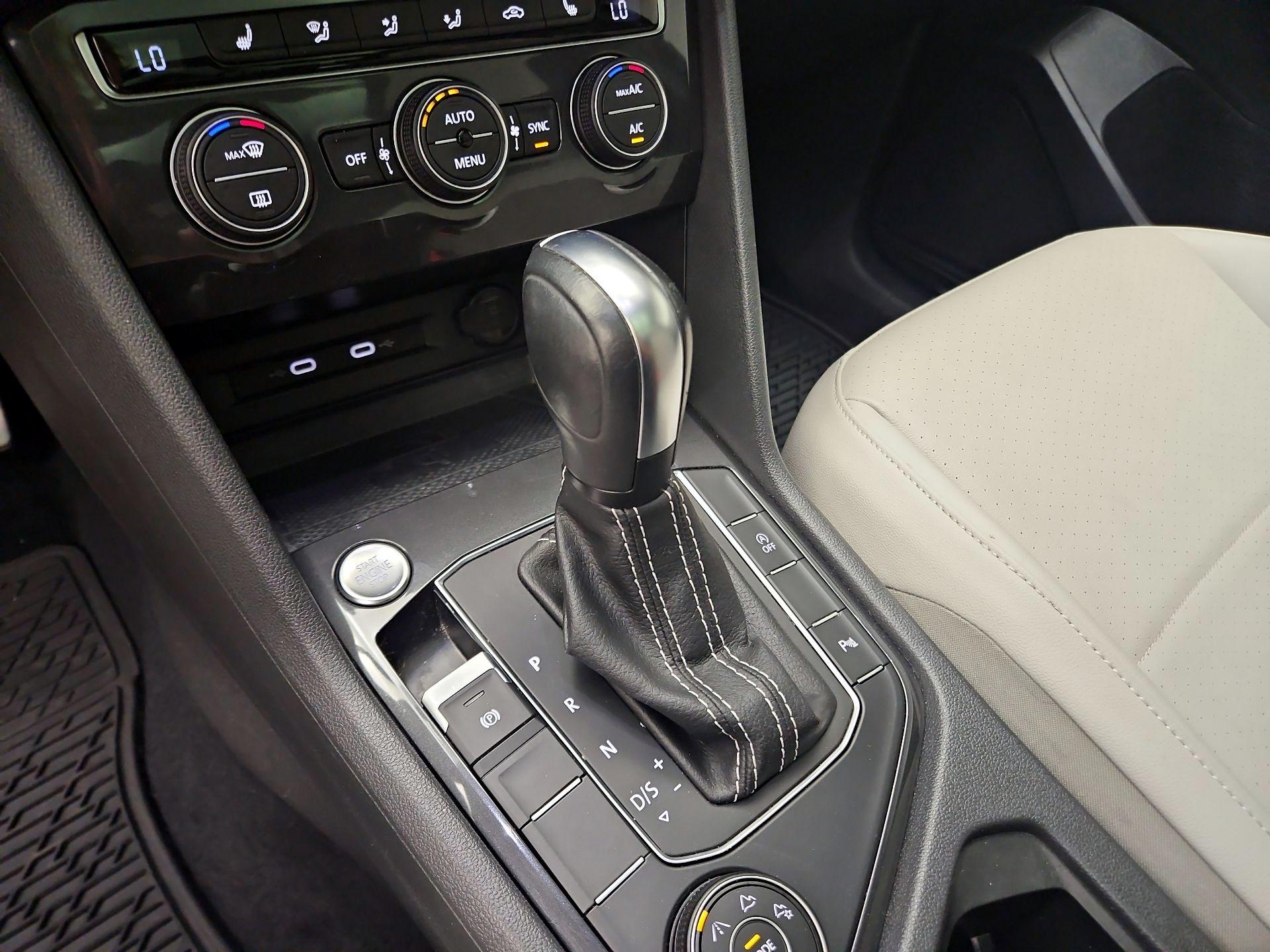 Thumbnail: 2021 Volkswagen Tiguan - 17