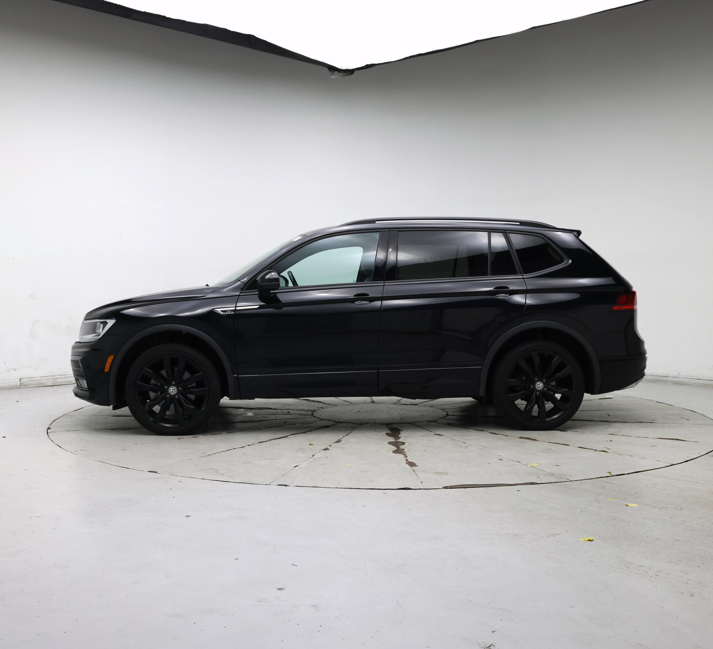 Thumbnail: 2021 Volkswagen Tiguan - 3