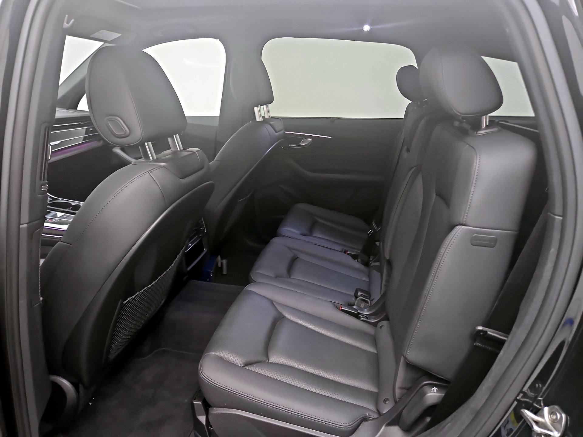 Thumbnail: 2023 Audi Q7 - 20