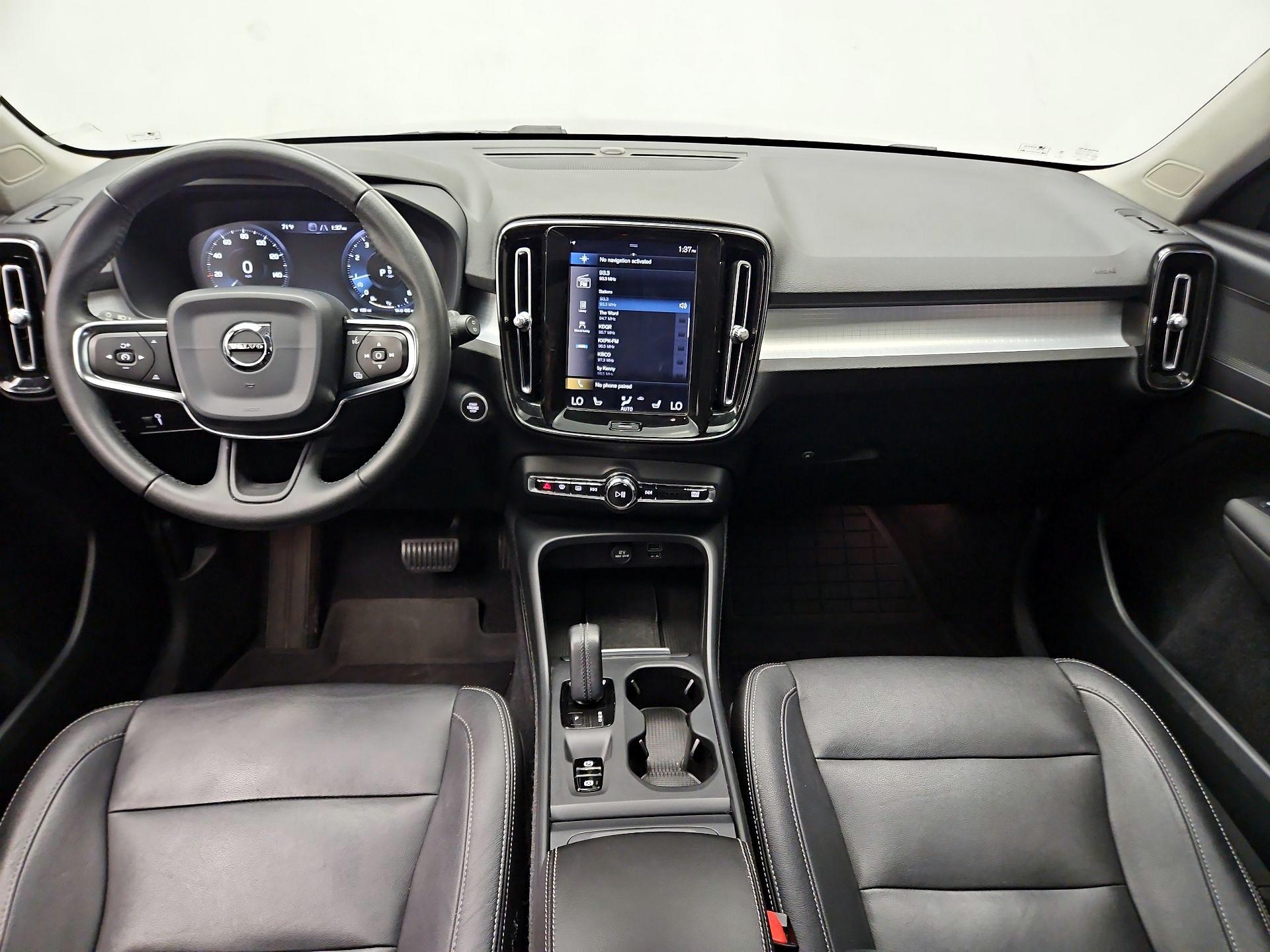 Thumbnail: 2020 Volvo XC40 - 9