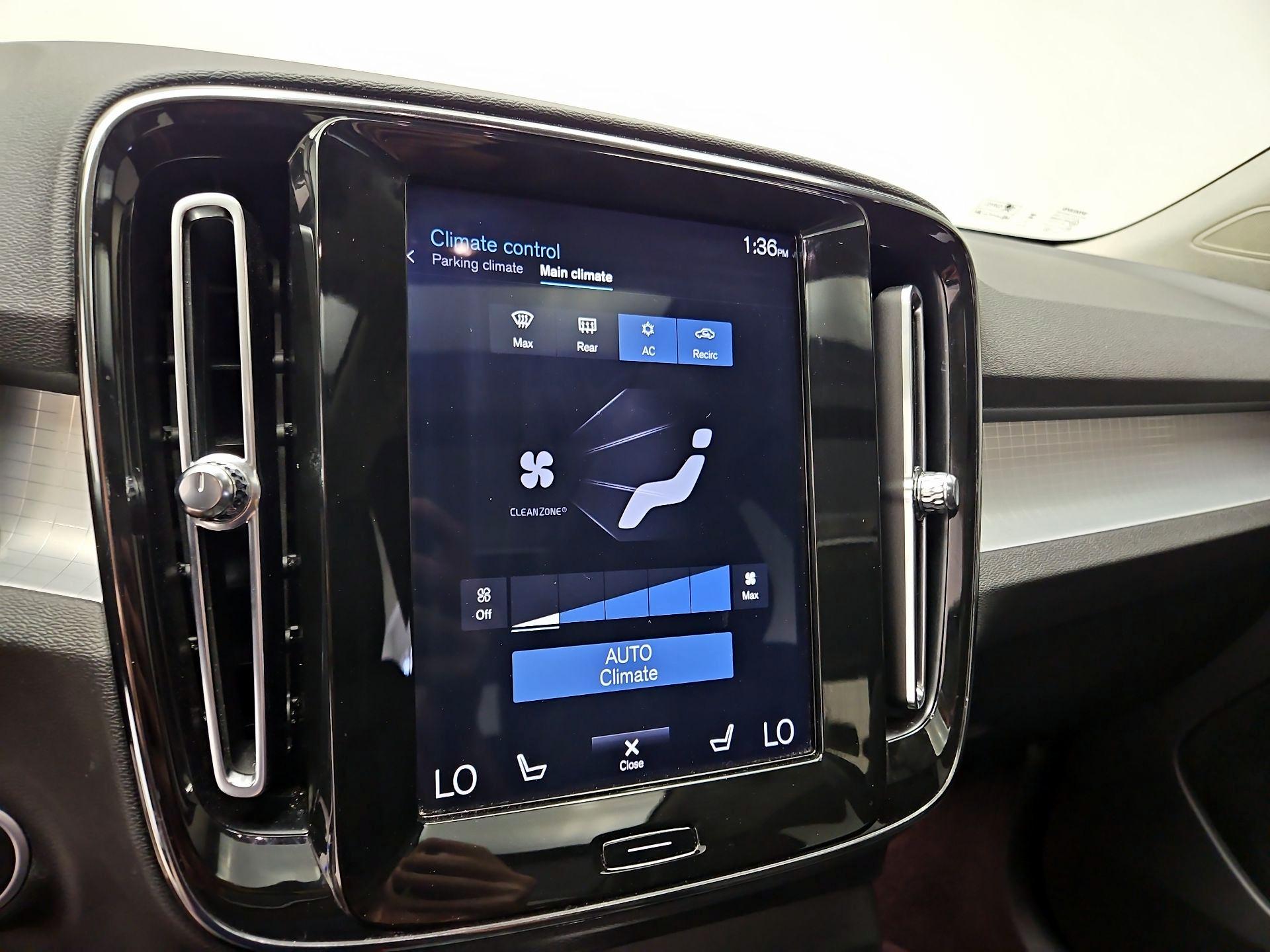 Thumbnail: 2020 Volvo XC40 - 16