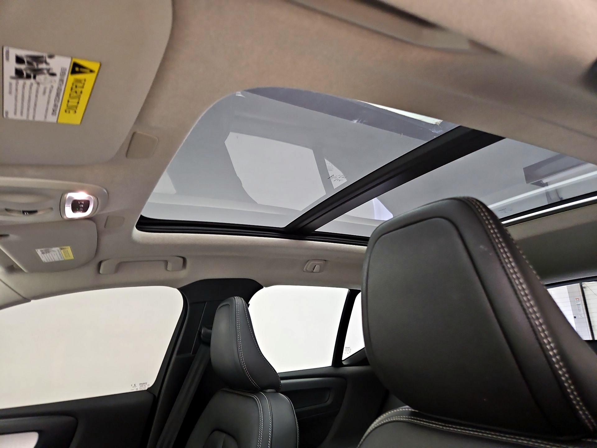 Thumbnail: 2020 Volvo XC40 - 19