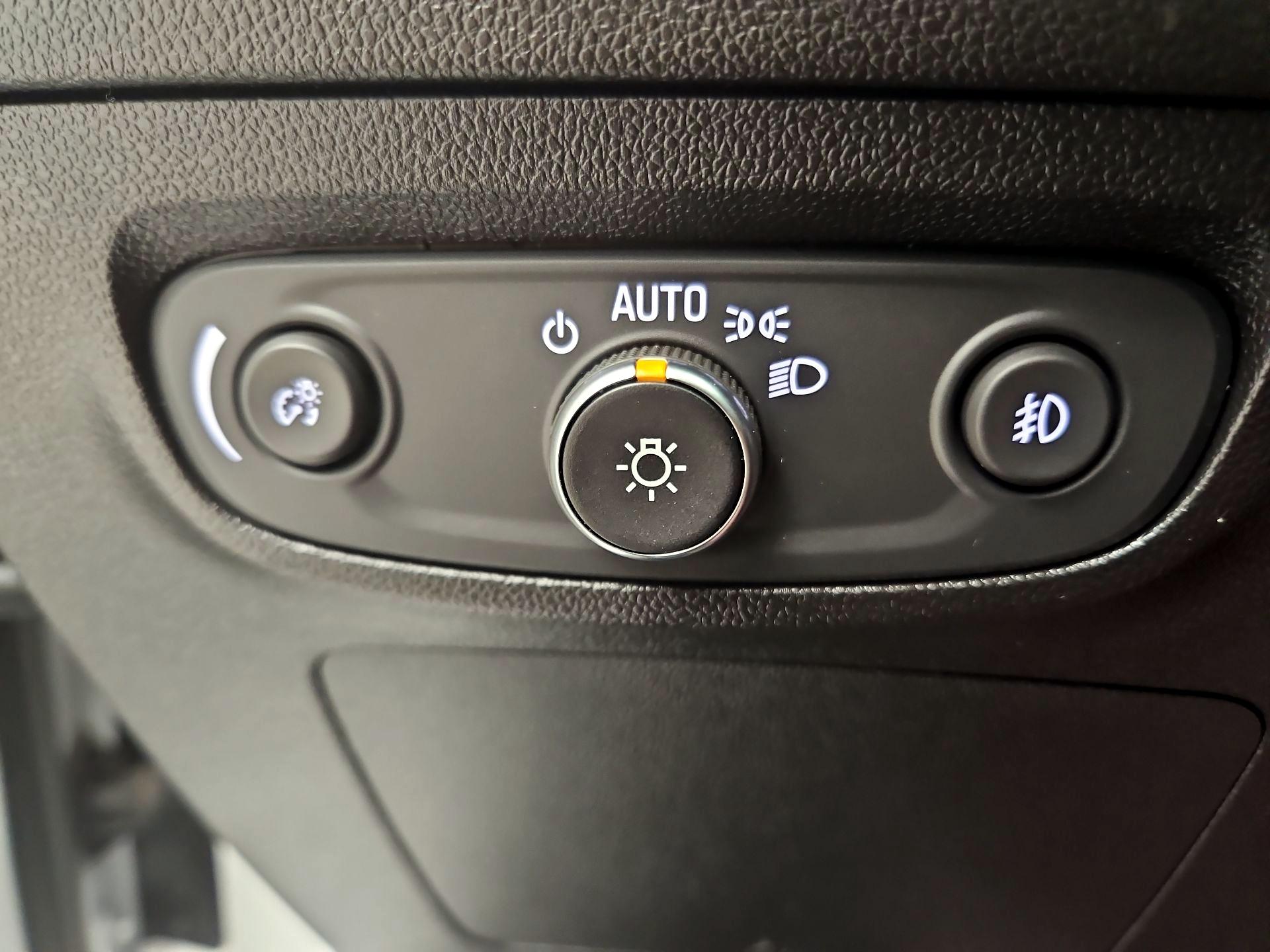 Thumbnail: 2020 Buick Encore GX - 13