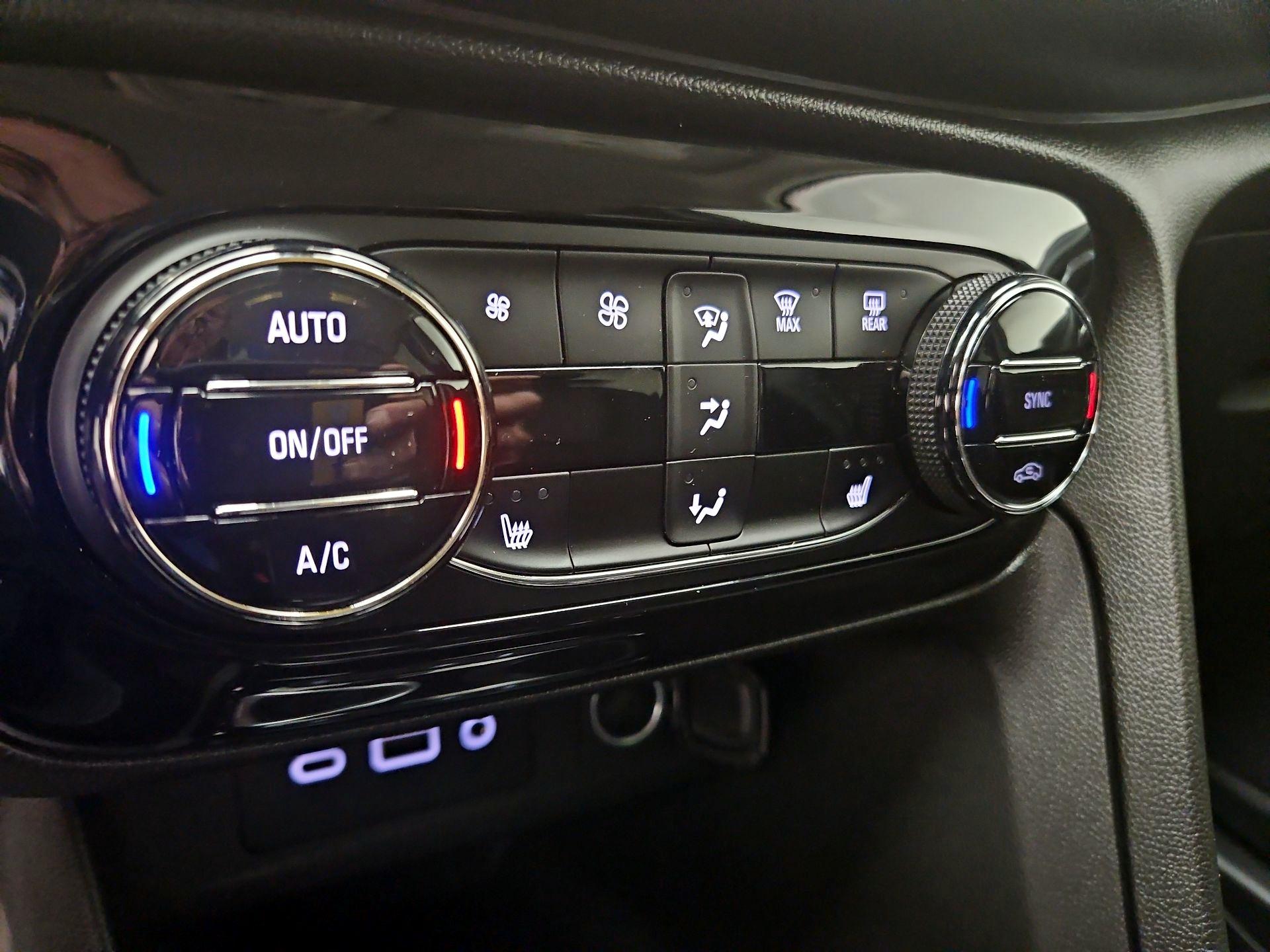 Thumbnail: 2020 Buick Encore GX - 16