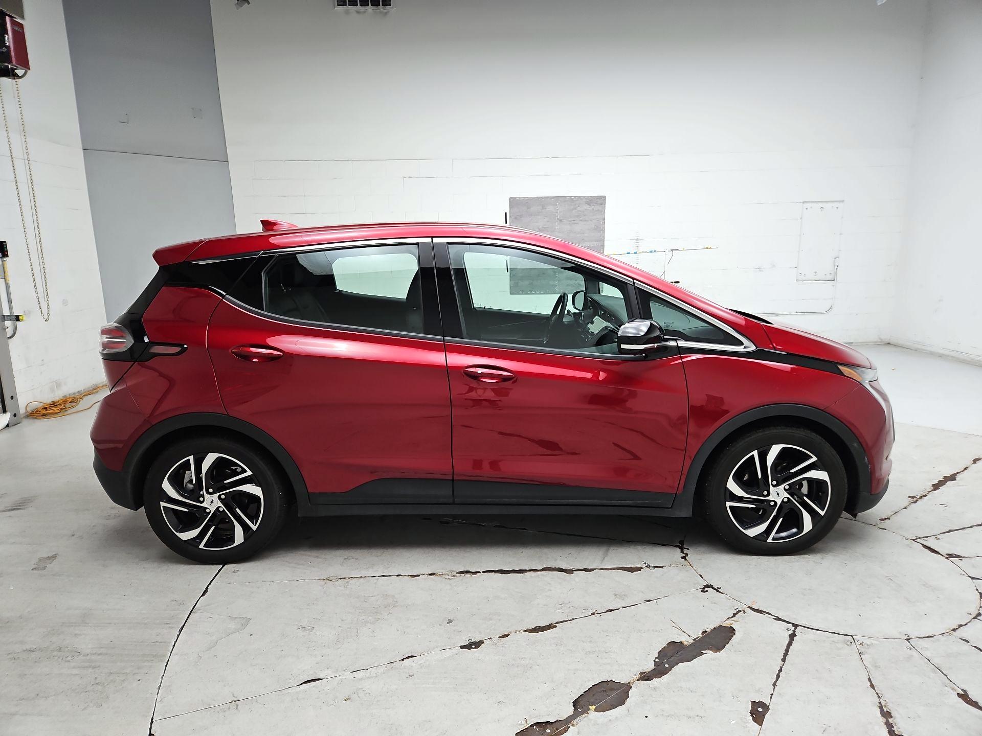 Thumbnail: 2023 Chevrolet Bolt EV - 4