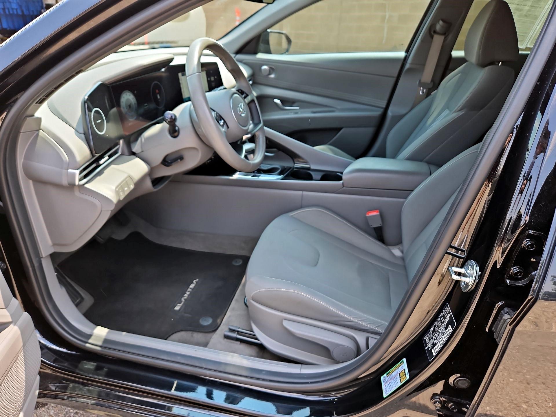 Thumbnail: 2023 Hyundai Elantra - 9