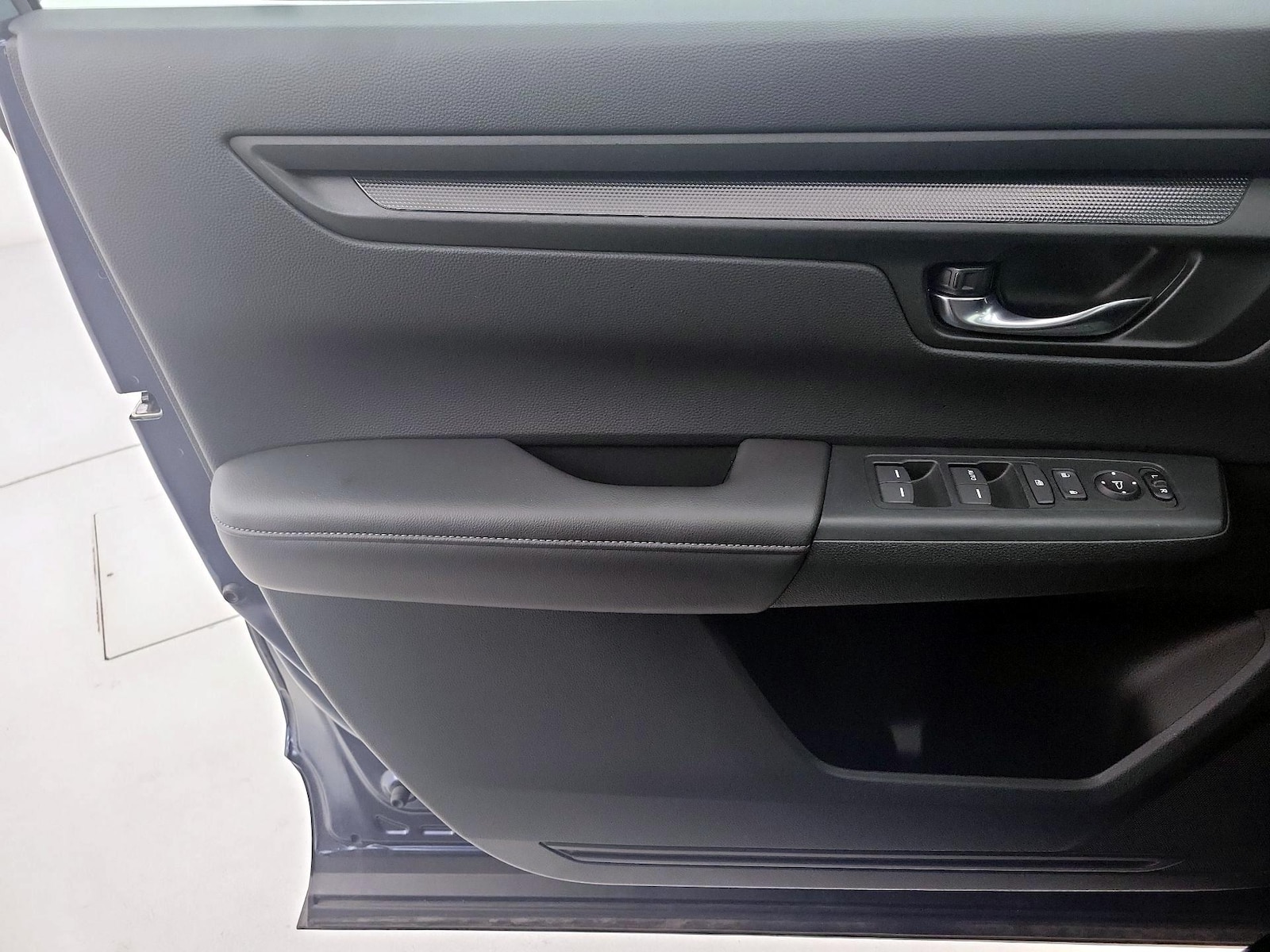 2025 Honda CR-V LX - Photo 13