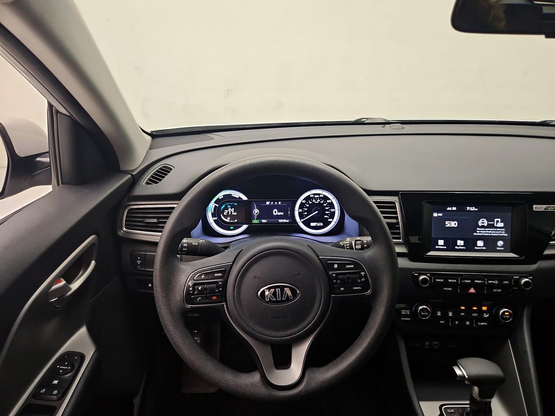 Thumbnail: 2018 Kia Niro - 10