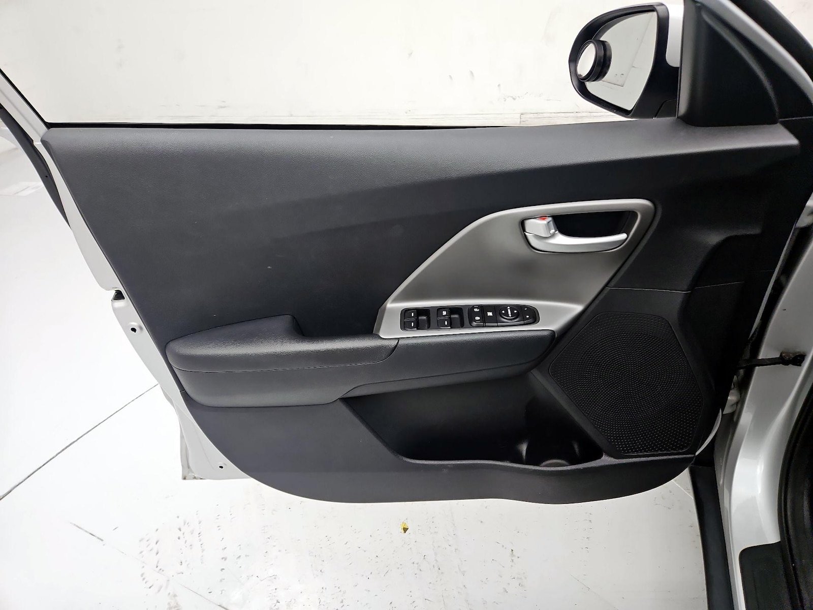 2018 Kia Niro LX - Photo 13