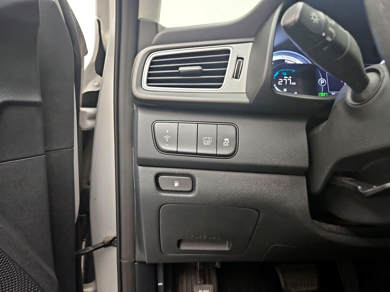 2018 Kia Niro LX - Photo 14