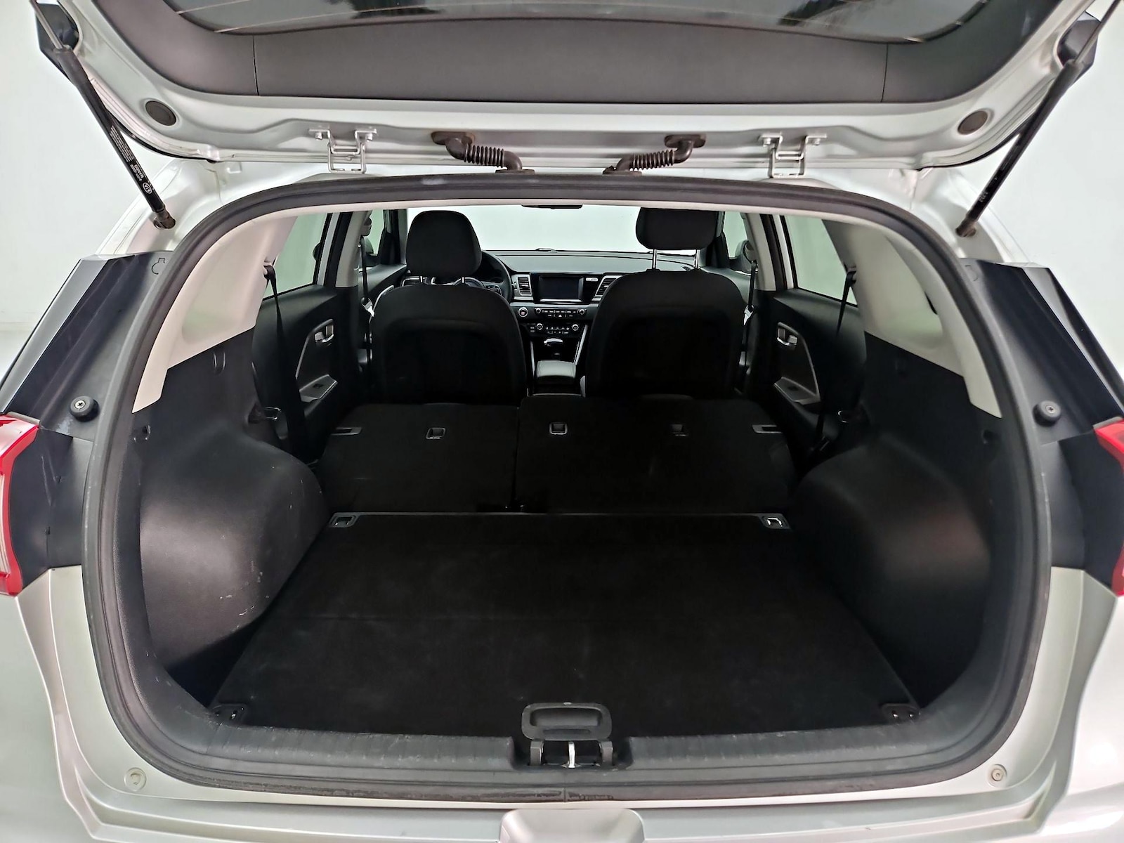 2018 Kia Niro LX - Photo 22