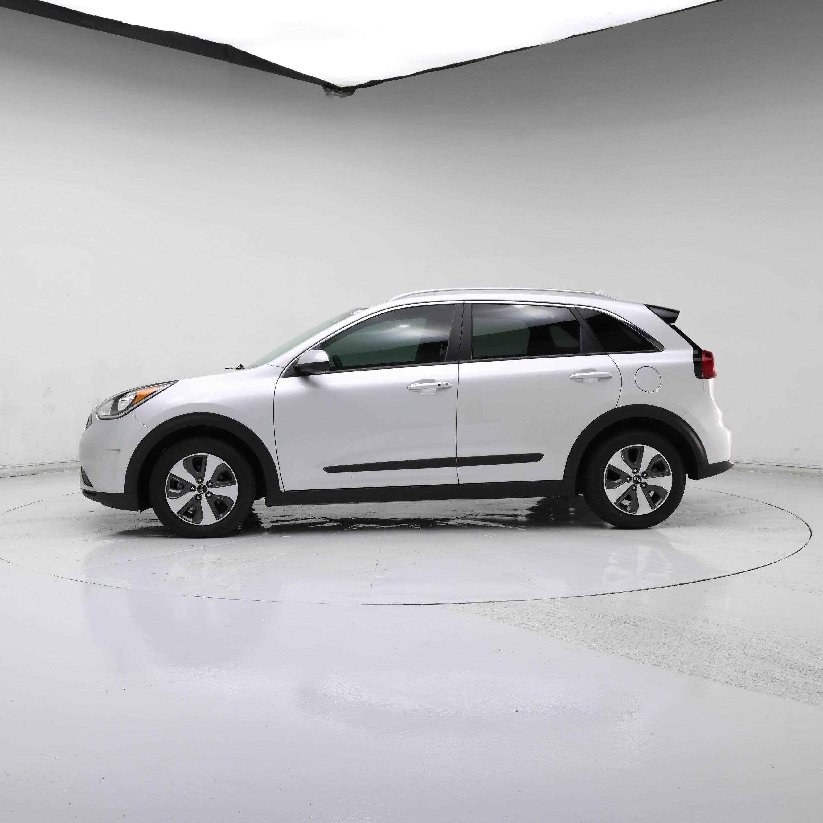 Thumbnail: 2018 Kia Niro - 3