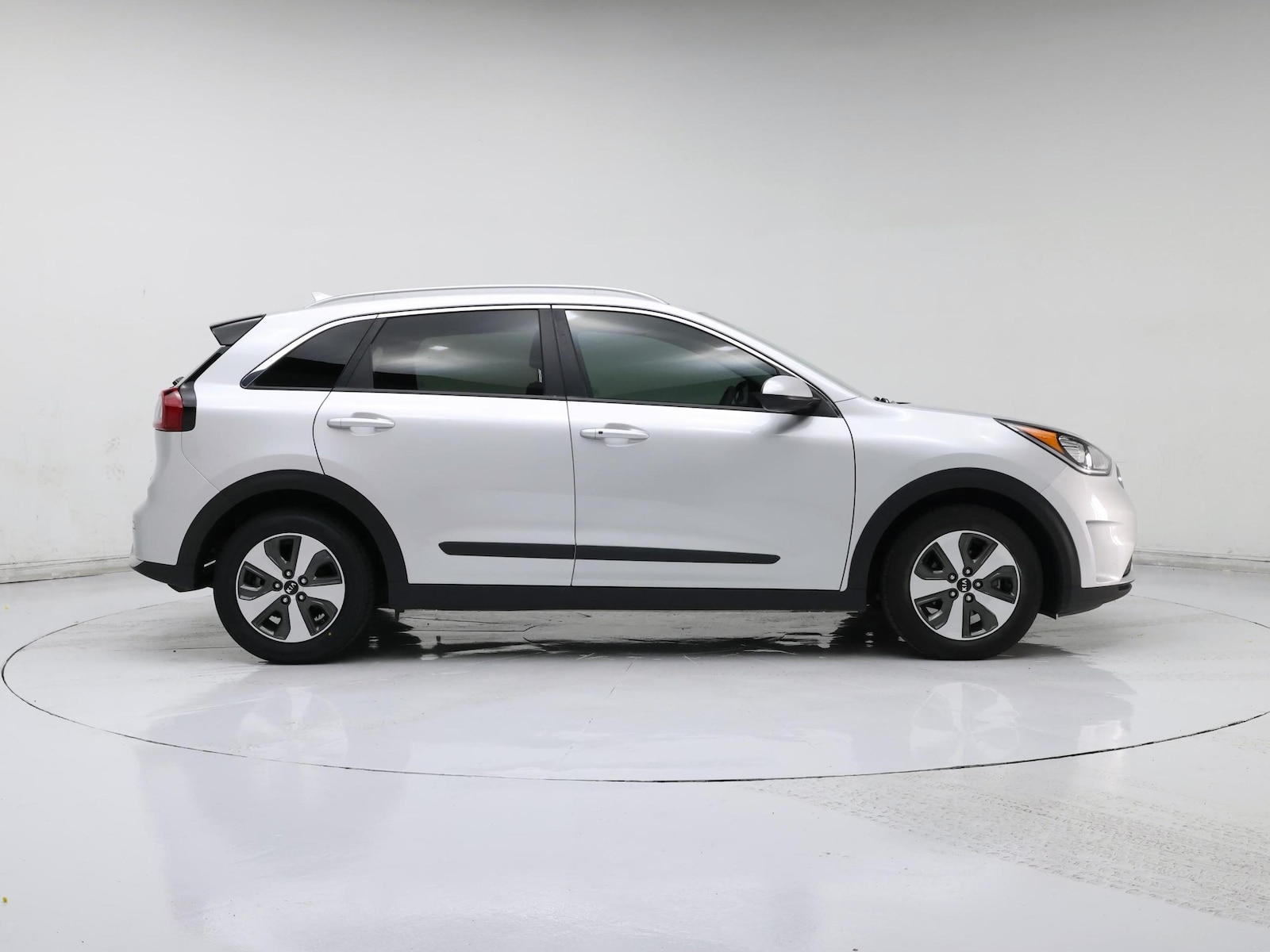 2018 Kia Niro LX - Photo 8
