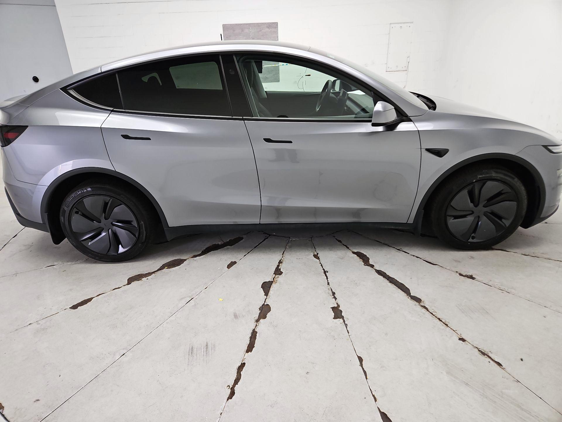 Thumbnail: 2026 Tesla Model Y - 4
