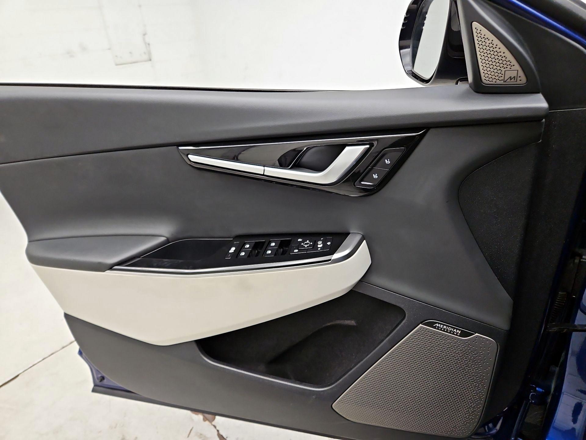 Thumbnail: 2023 Kia EV6 - 12