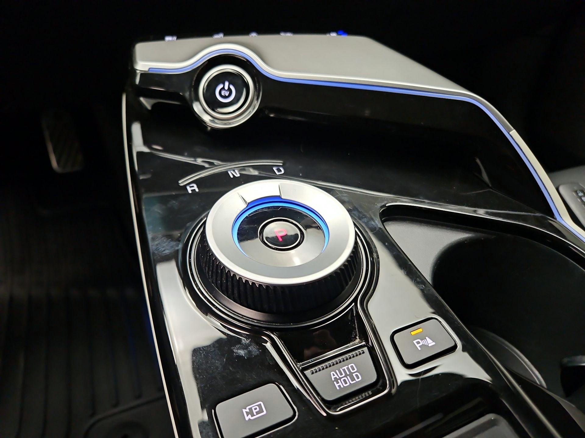 Thumbnail: 2023 Kia EV6 - 18