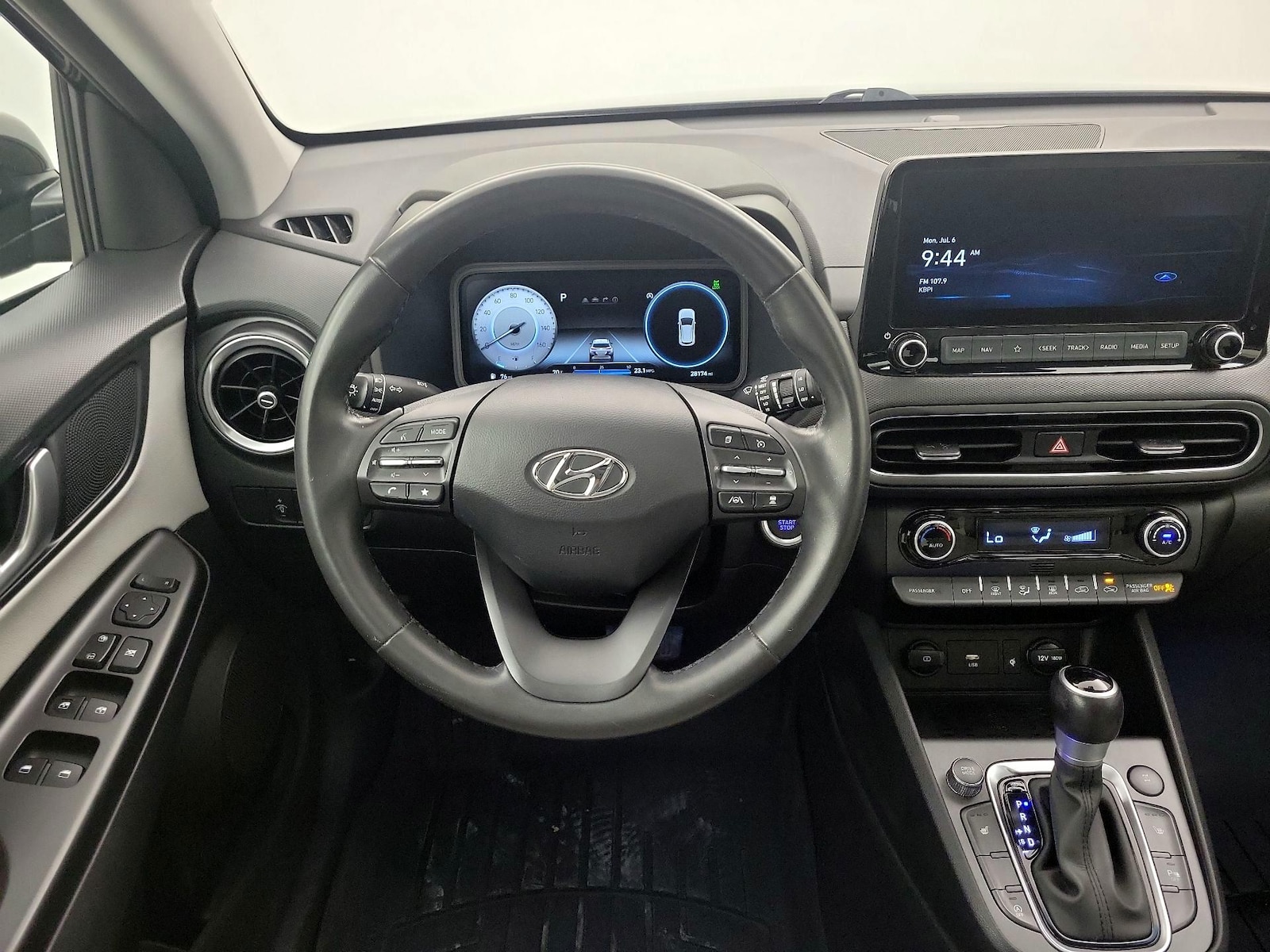 2022 Hyundai Kona Limited - Photo 11