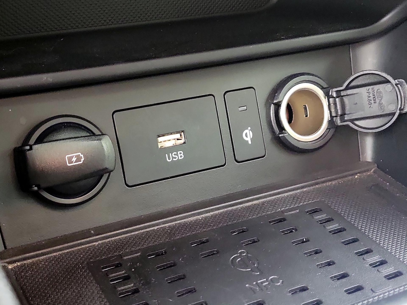 2022 Hyundai Kona Limited - Photo 19