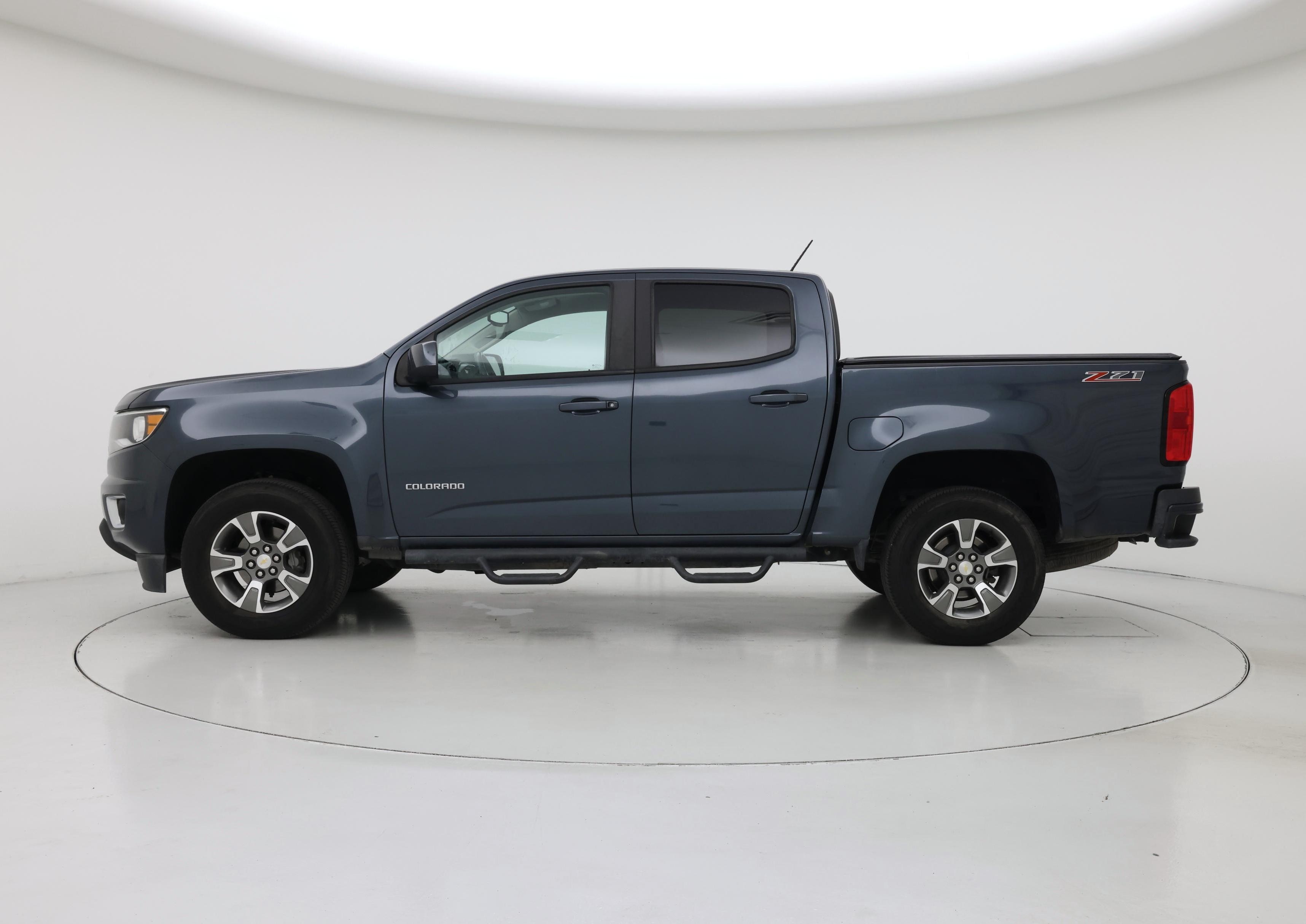 Thumbnail: 2019 Chevrolet Colorado - 3