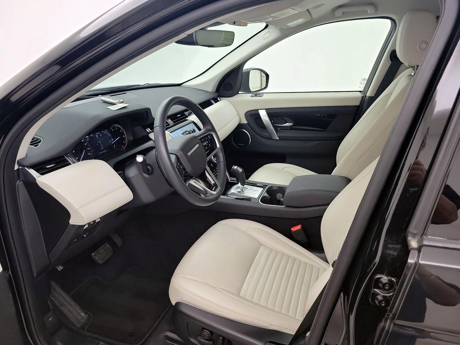 Thumbnail: 2023 Land Rover Discovery Sport - 11