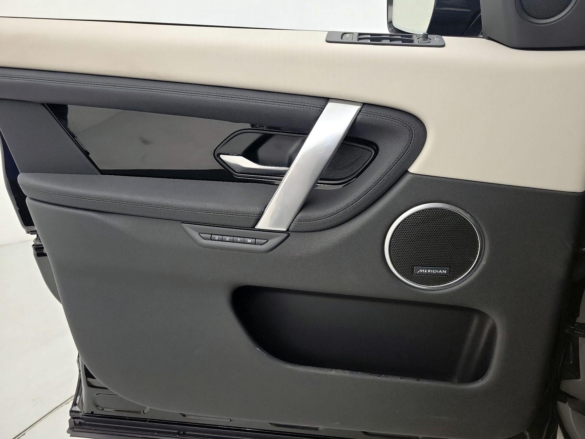 Thumbnail: 2023 Land Rover Discovery Sport - 12