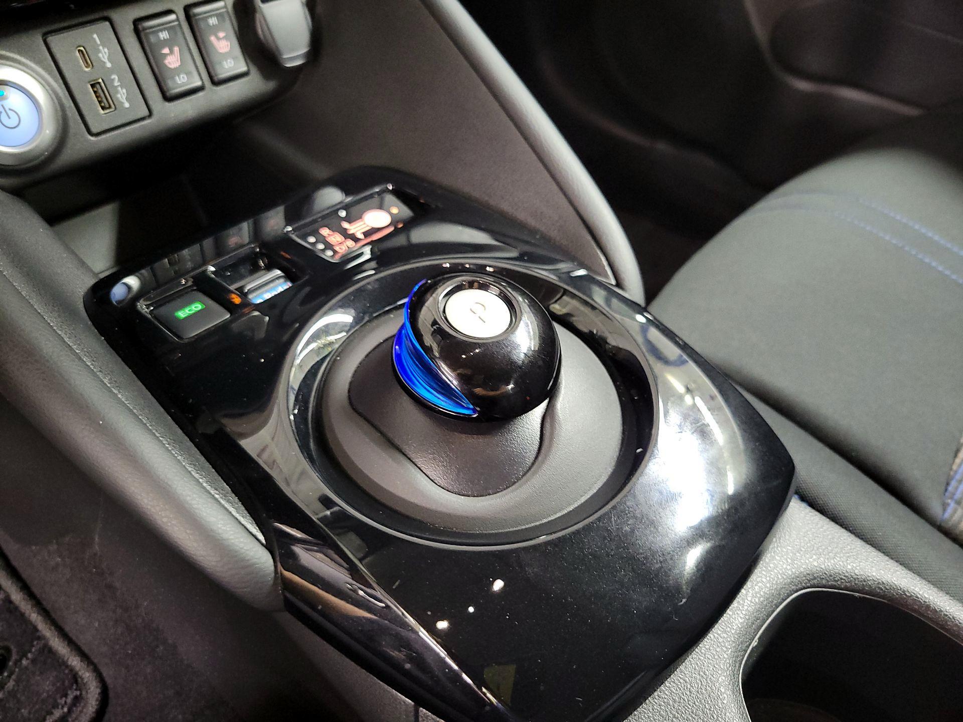 Thumbnail: 2025 Nissan Leaf - 16
