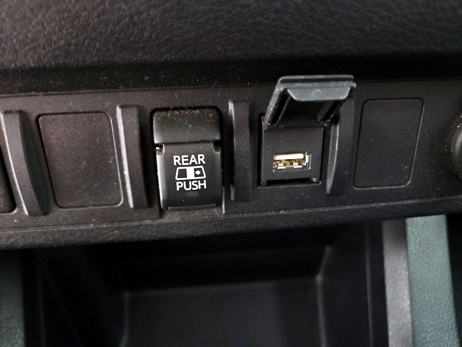 2021 Toyota Tacoma SR5 - Photo 19