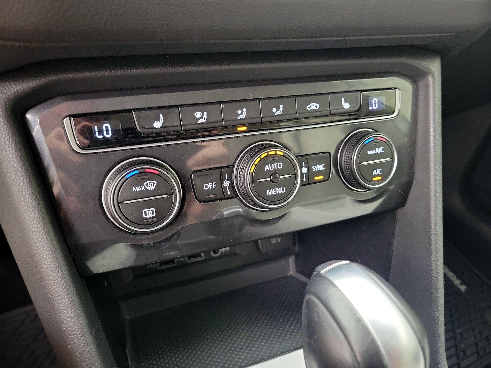 2019 Volkswagen Tiguan SE - Photo 17